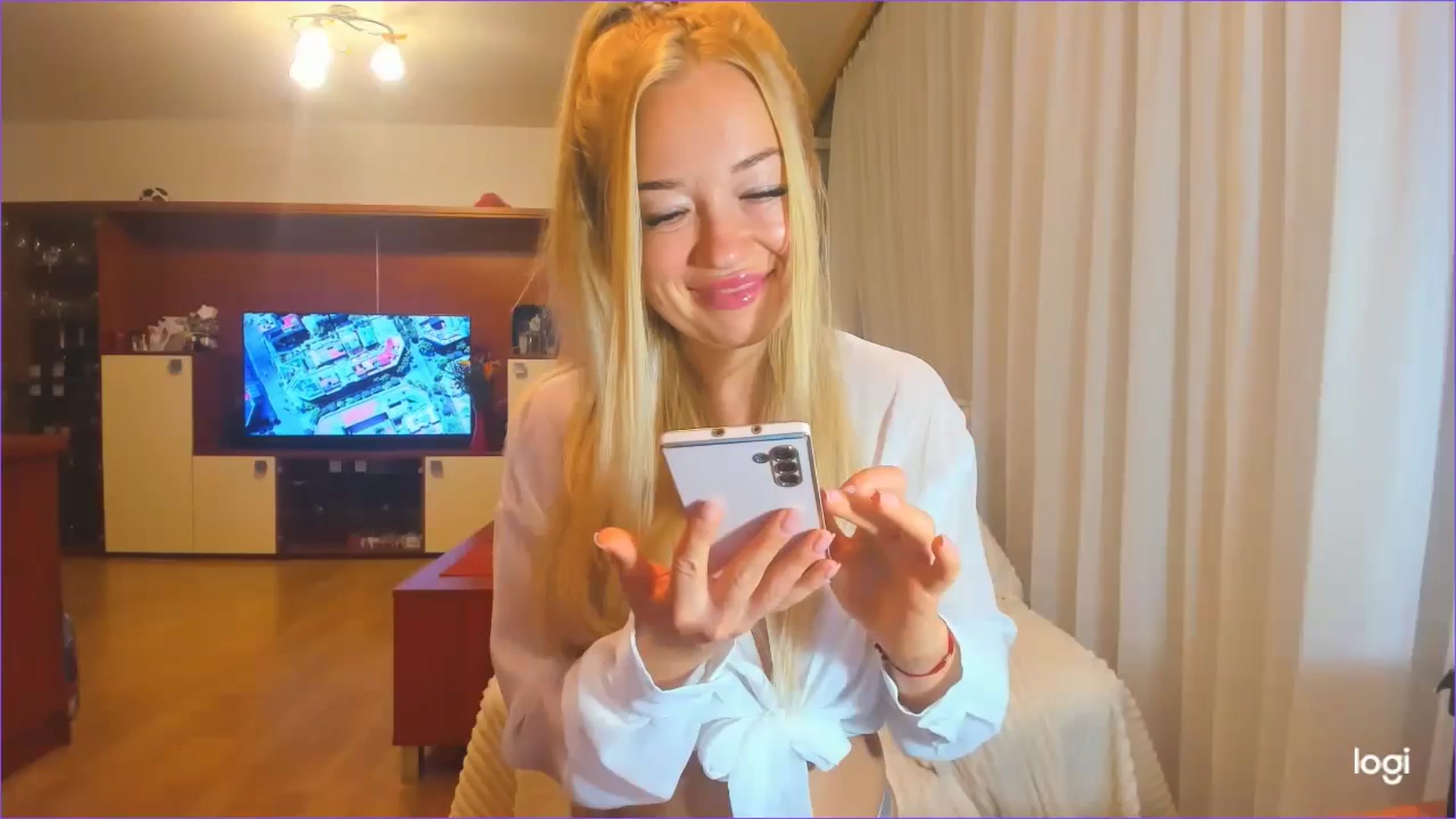 Gallery image thumbnail from FlamingoDream's myfreecams stream on, 08/07/2024, 01:10 image 1 of 20
