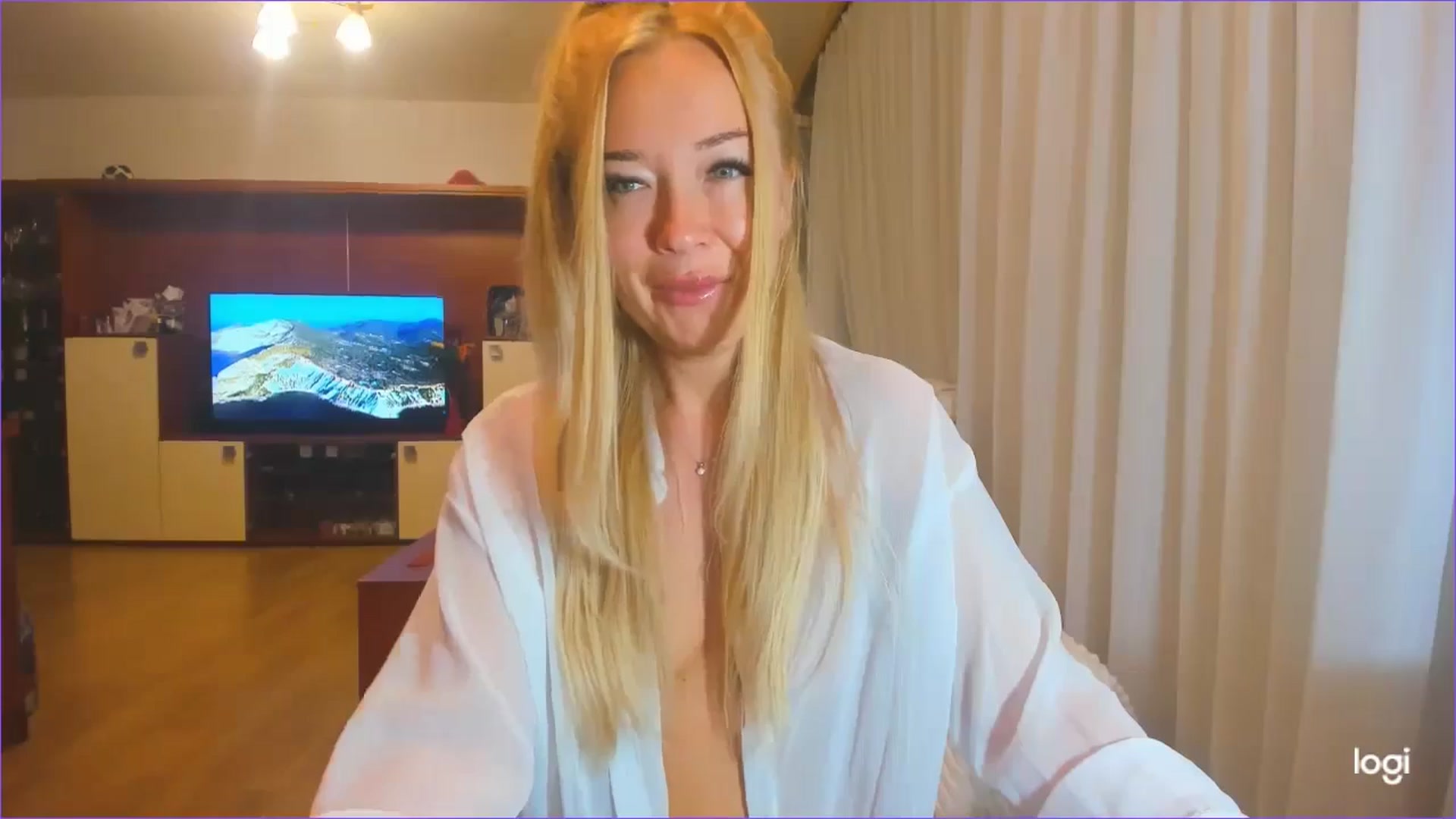 Gallery image thumbnail from FlamingoDream's myfreecams stream on, 08/07/2024, 01:10 image 13 of 20