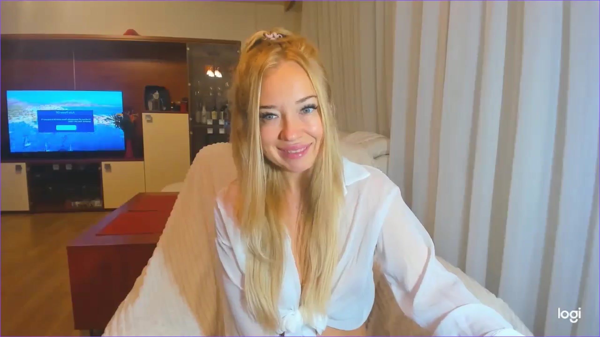 Gallery image thumbnail from FlamingoDream's myfreecams stream on, 08/07/2024, 02:45 image 20 of 20