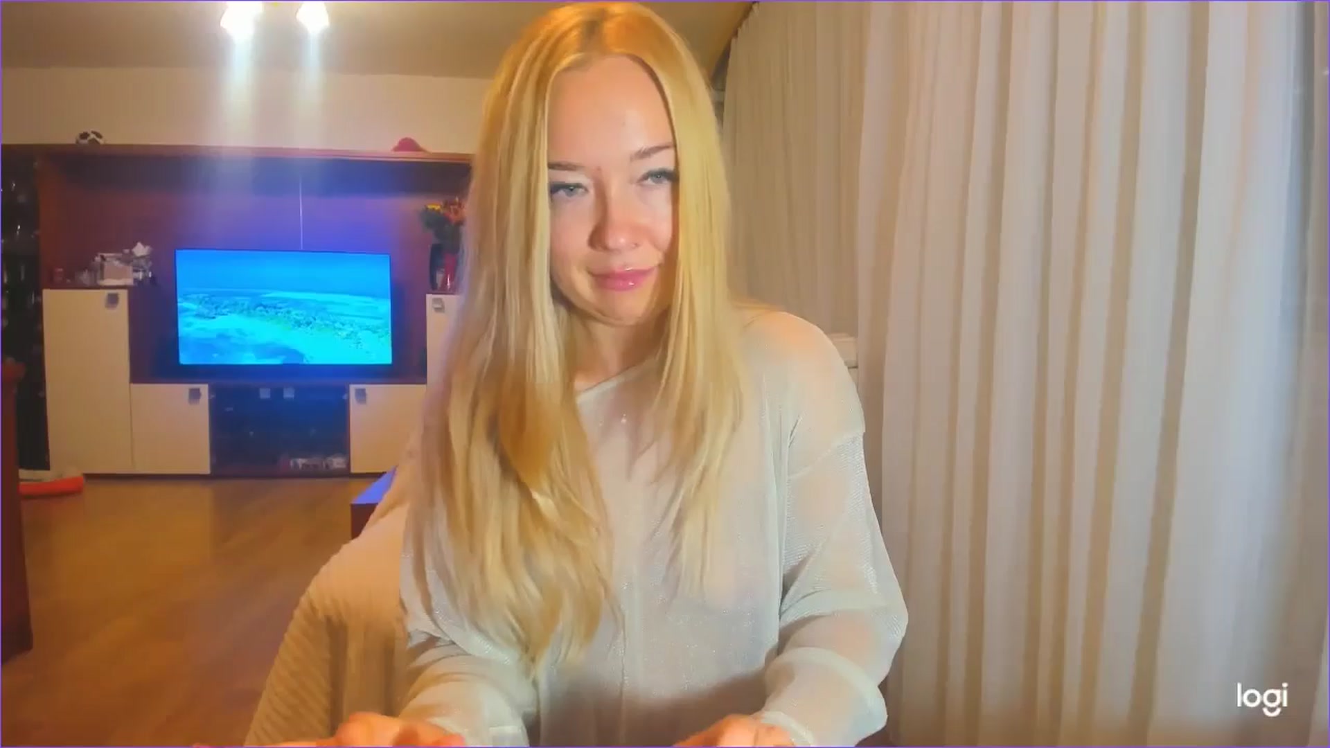 Gallery image thumbnail from FlamingoDream's myfreecams stream on, 08/09/2024, 24:32 image 8 of 20