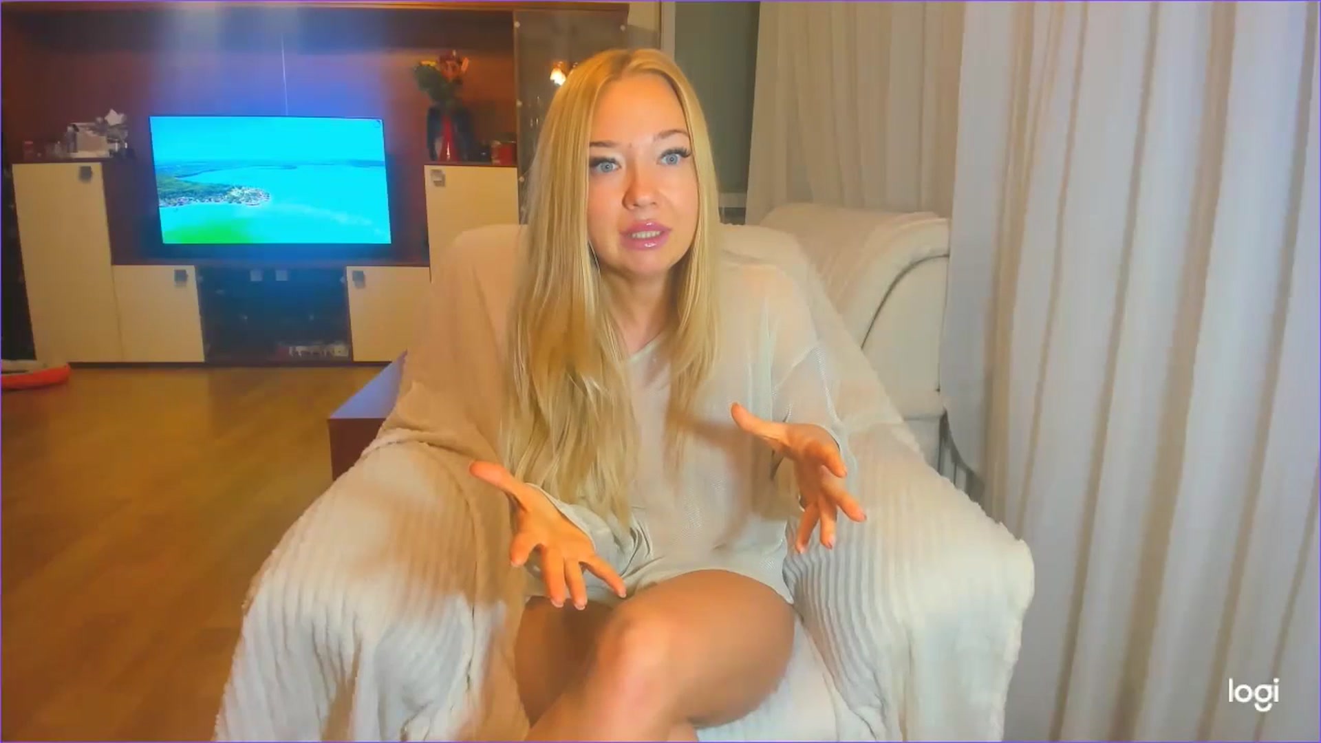 Gallery image thumbnail from FlamingoDream's myfreecams stream on, 08/09/2024, 24:32 image 20 of 20