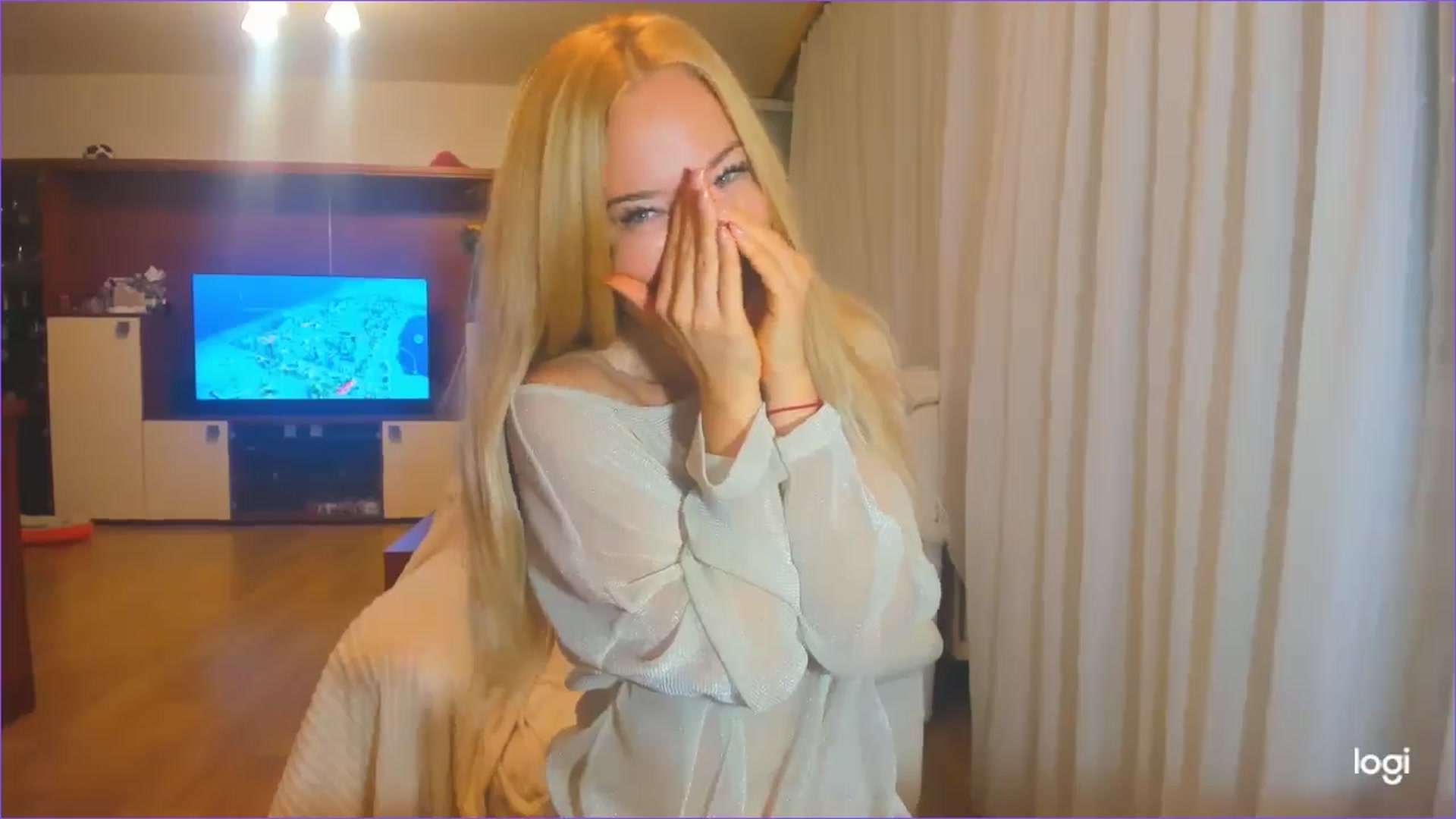 Gallery image thumbnail from FlamingoDream's myfreecams stream on, 08/09/2024, 24:32 image 11 of 20
