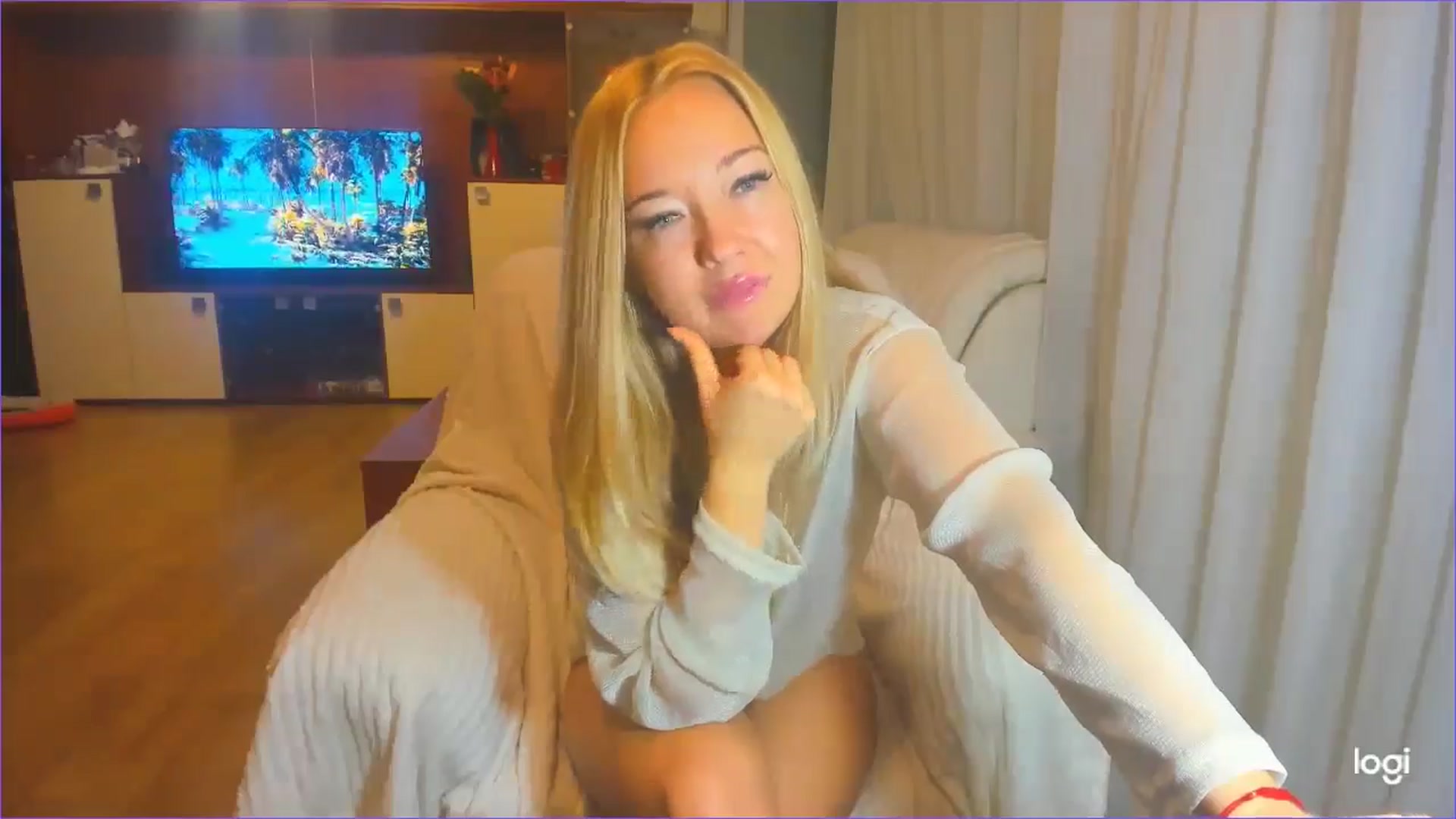 Gallery image thumbnail from FlamingoDream's myfreecams stream on, 08/09/2024, 24:32 image 19 of 20