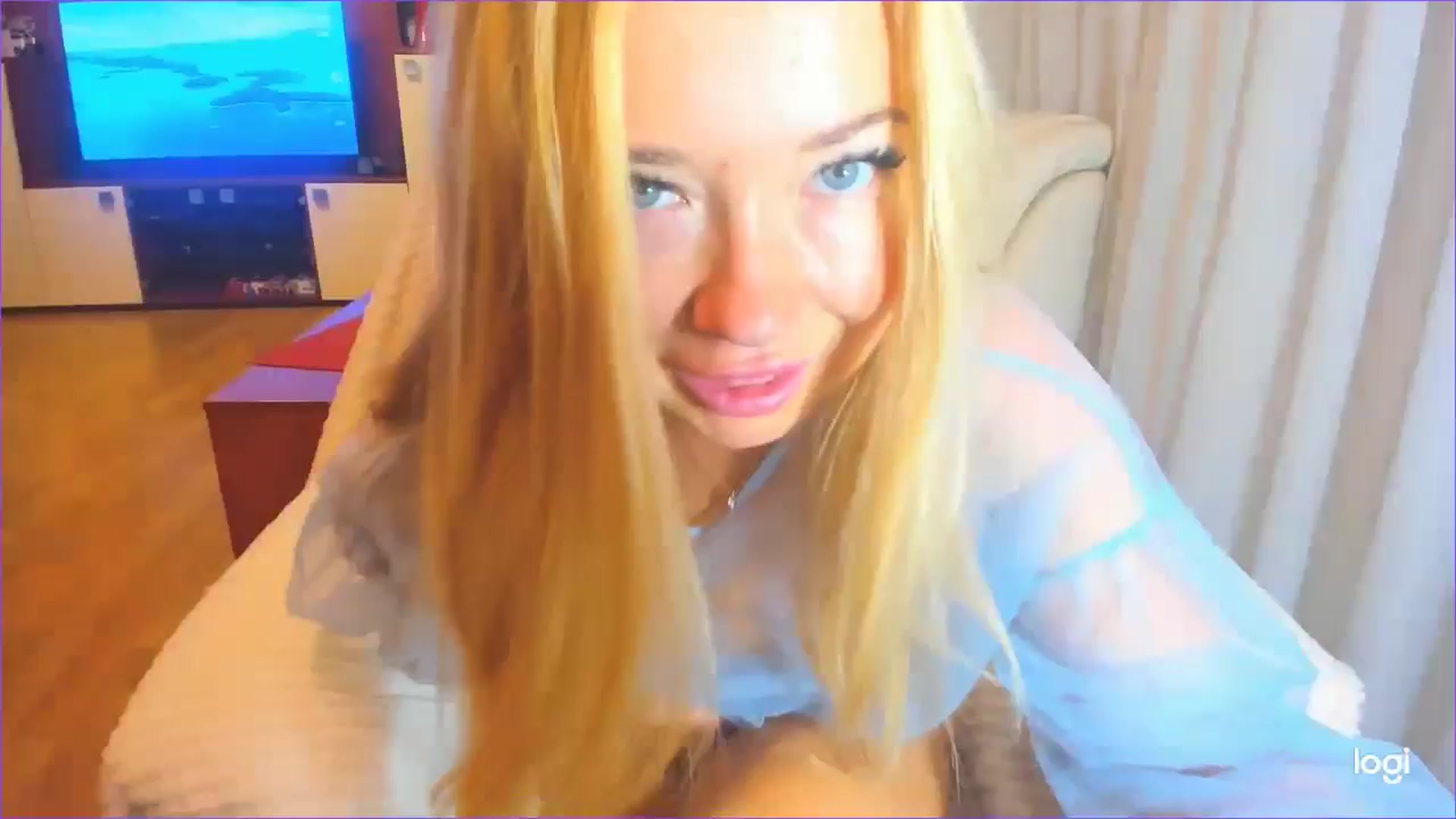 Gallery image thumbnail from FlamingoDream's myfreecams stream on, 08/10/2024, 24:32 image 1 of 20