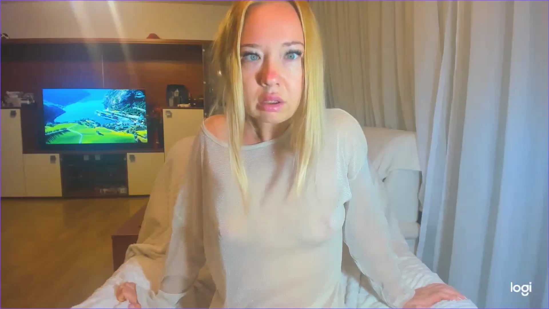 Gallery image thumbnail from FlamingoDream's myfreecams stream on, 08/13/2024, 24:24 image 8 of 20
