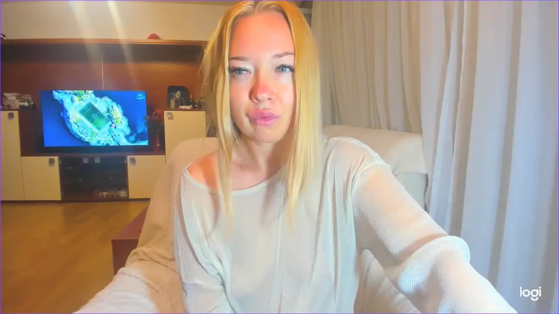Gallery image thumbnail from FlamingoDream's myfreecams stream on, 08/13/2024, 24:24 image 10 of 20