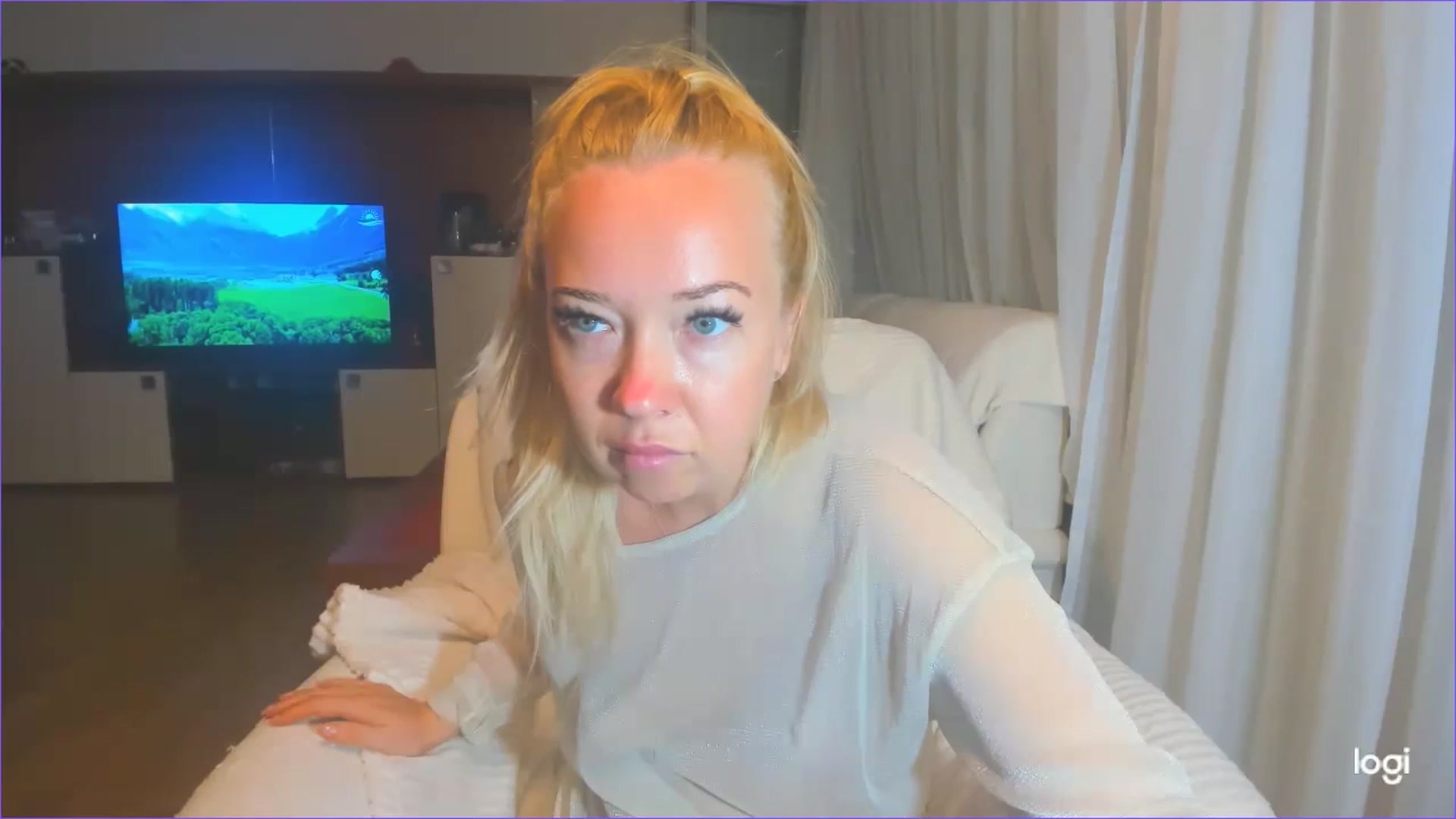 Gallery image thumbnail from FlamingoDream's myfreecams stream on, 08/13/2024, 02:34 image 19 of 20