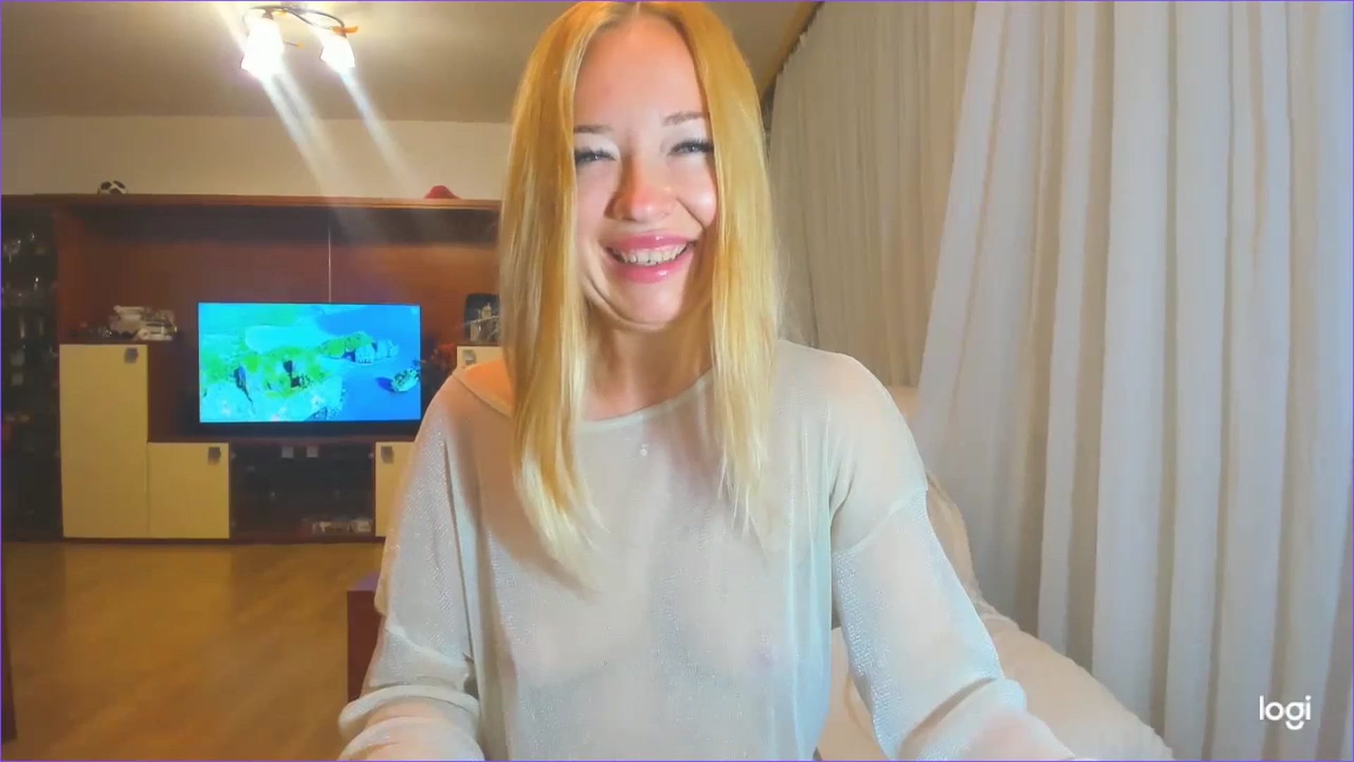 Gallery image thumbnail from FlamingoDream's myfreecams stream on, 08/14/2024, 24:22 image 18 of 20