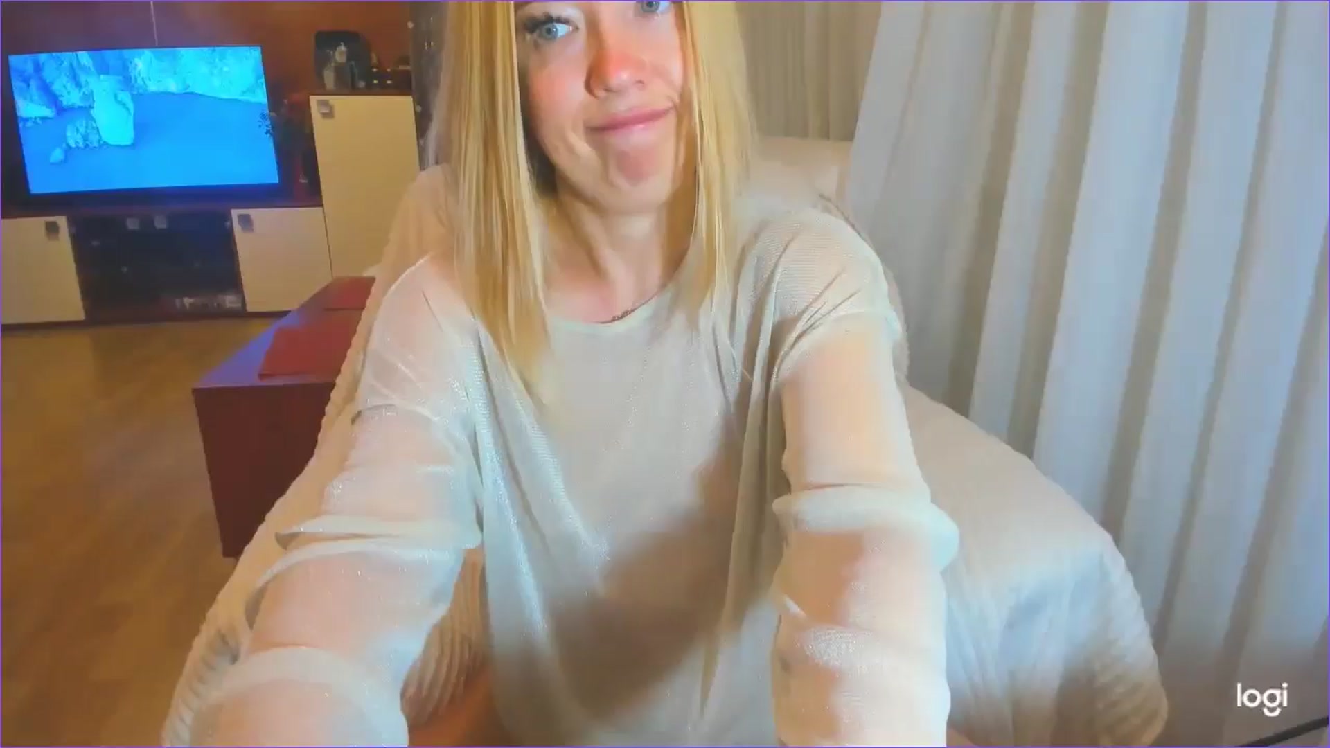 Gallery image thumbnail from FlamingoDream's myfreecams stream on, 08/14/2024, 02:19 image 7 of 20