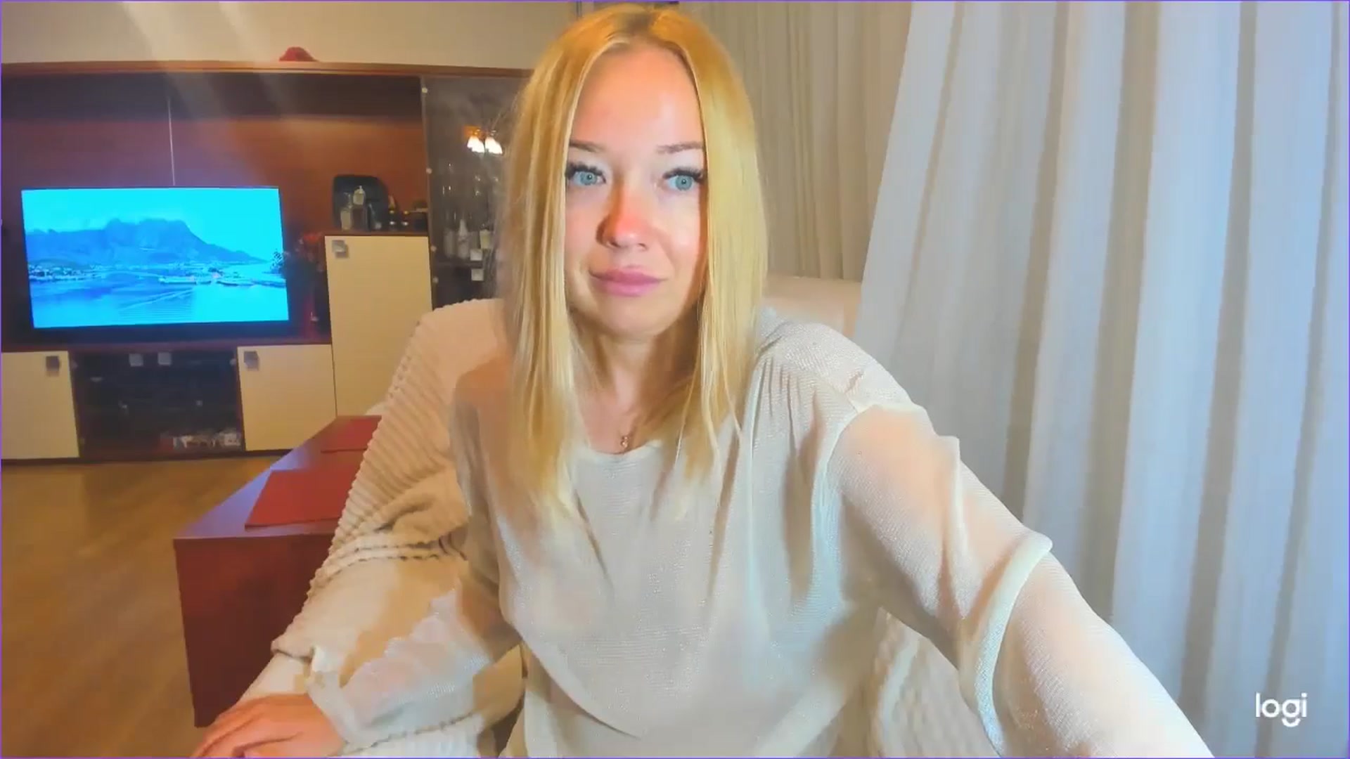 Gallery image thumbnail from FlamingoDream's myfreecams stream on, 08/14/2024, 03:58 image 9 of 20
