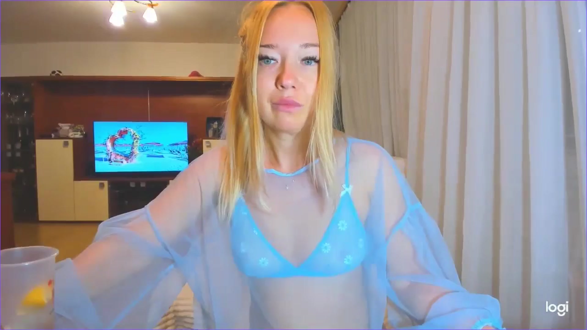 Gallery image thumbnail from FlamingoDream's myfreecams stream on, 08/15/2024, 24:02 image 18 of 20