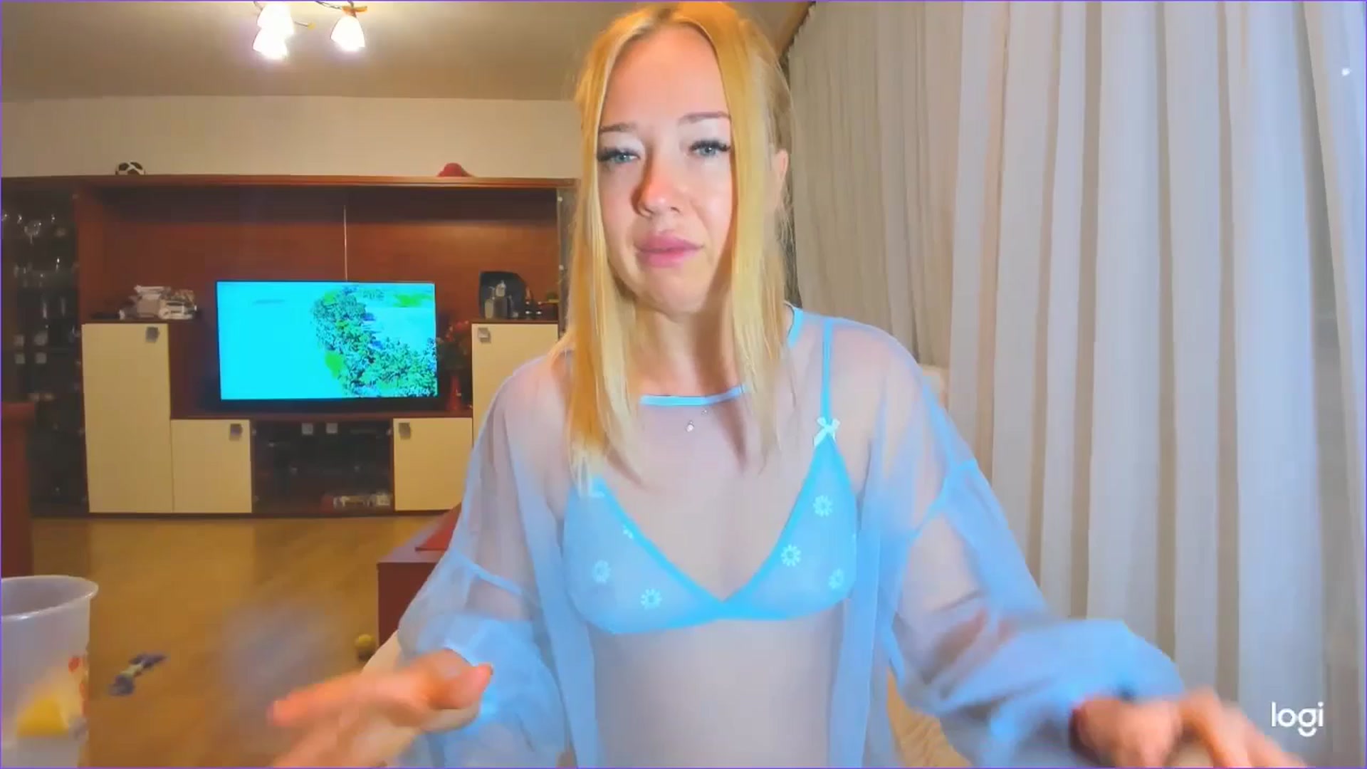 Gallery image thumbnail from FlamingoDream's myfreecams stream on, 08/15/2024, 01:03 image 1 of 20