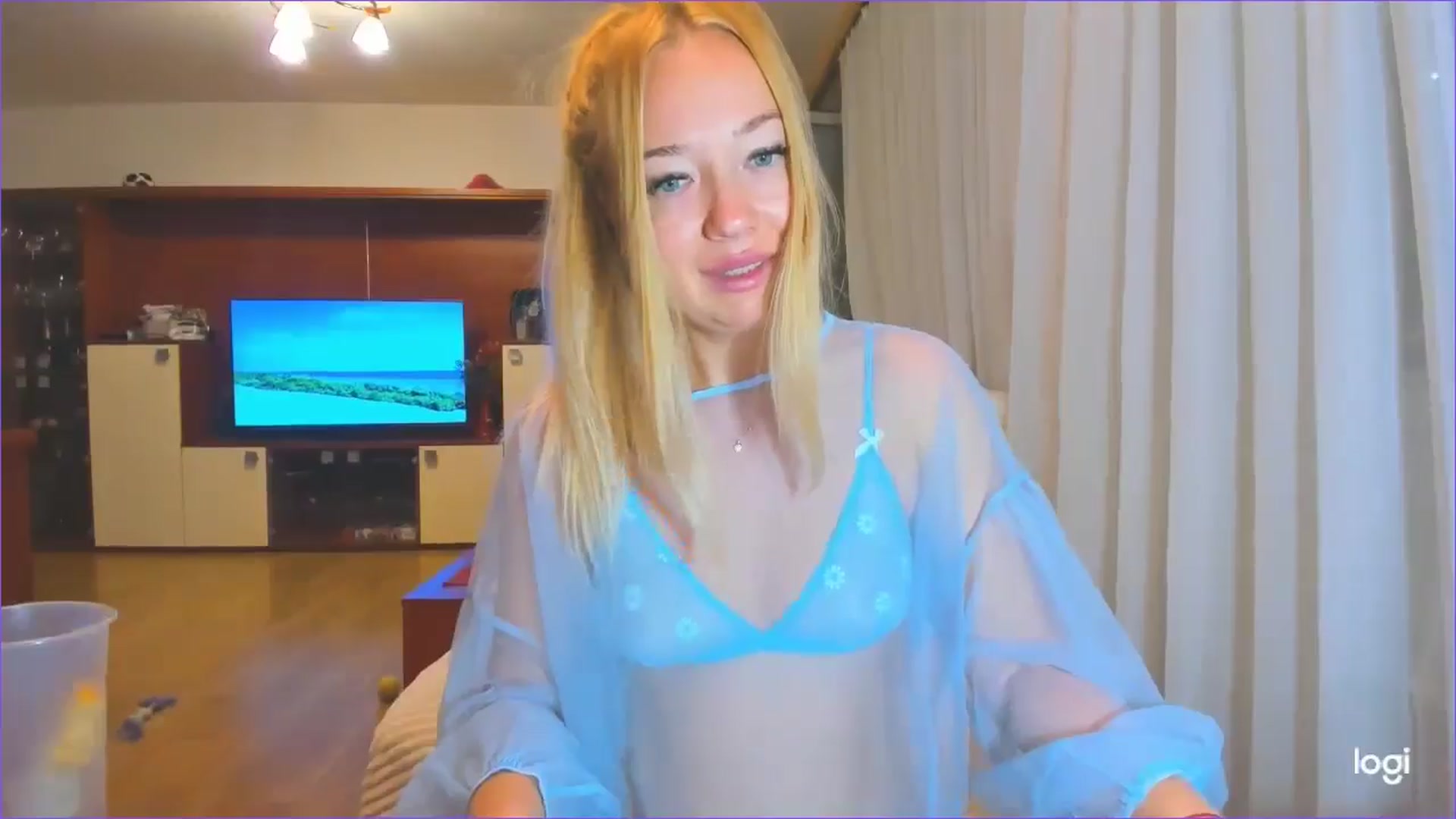 Gallery image thumbnail from FlamingoDream's myfreecams stream on, 08/15/2024, 01:03 image 9 of 20