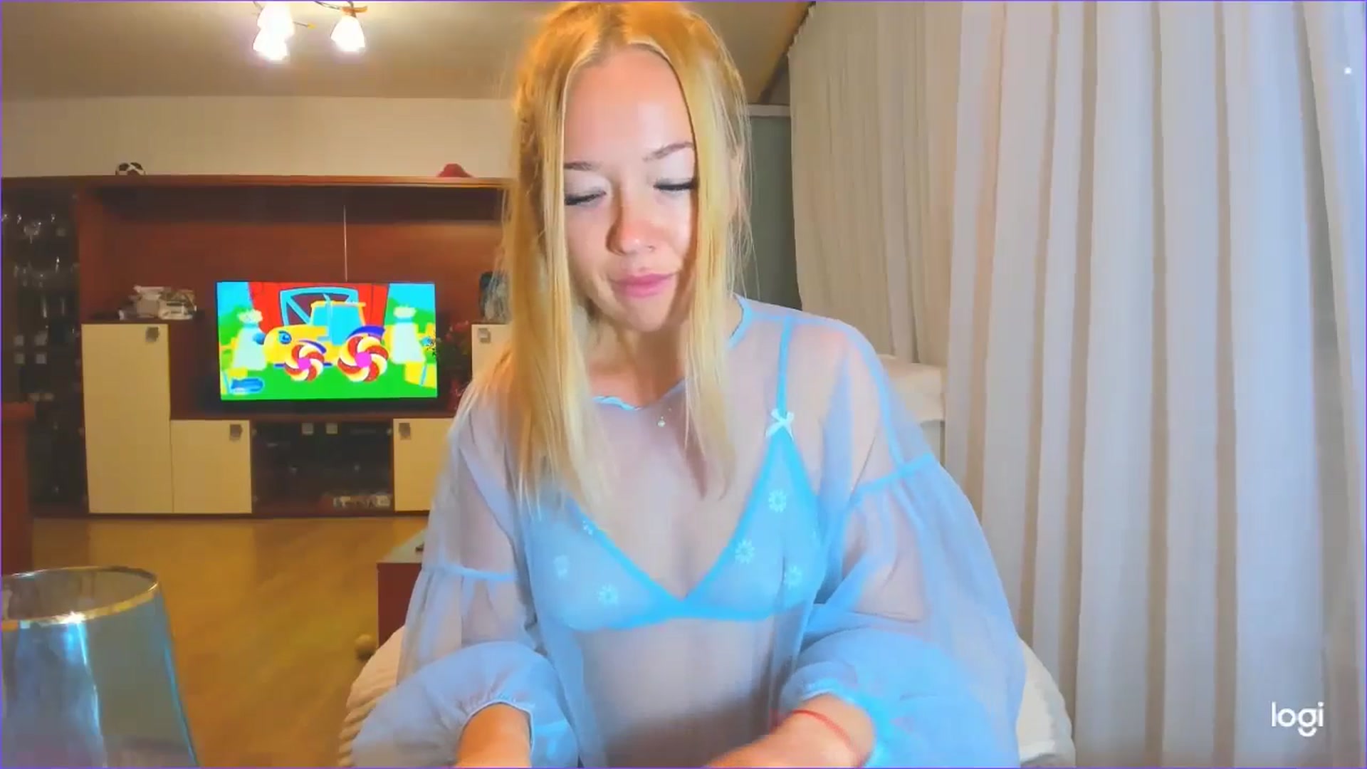 Gallery image thumbnail from FlamingoDream's myfreecams stream on, 08/15/2024, 01:03 image 17 of 20