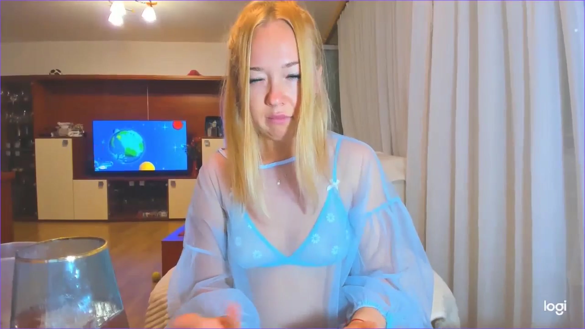 Gallery image thumbnail from FlamingoDream's myfreecams stream on, 08/15/2024, 01:03 image 12 of 20