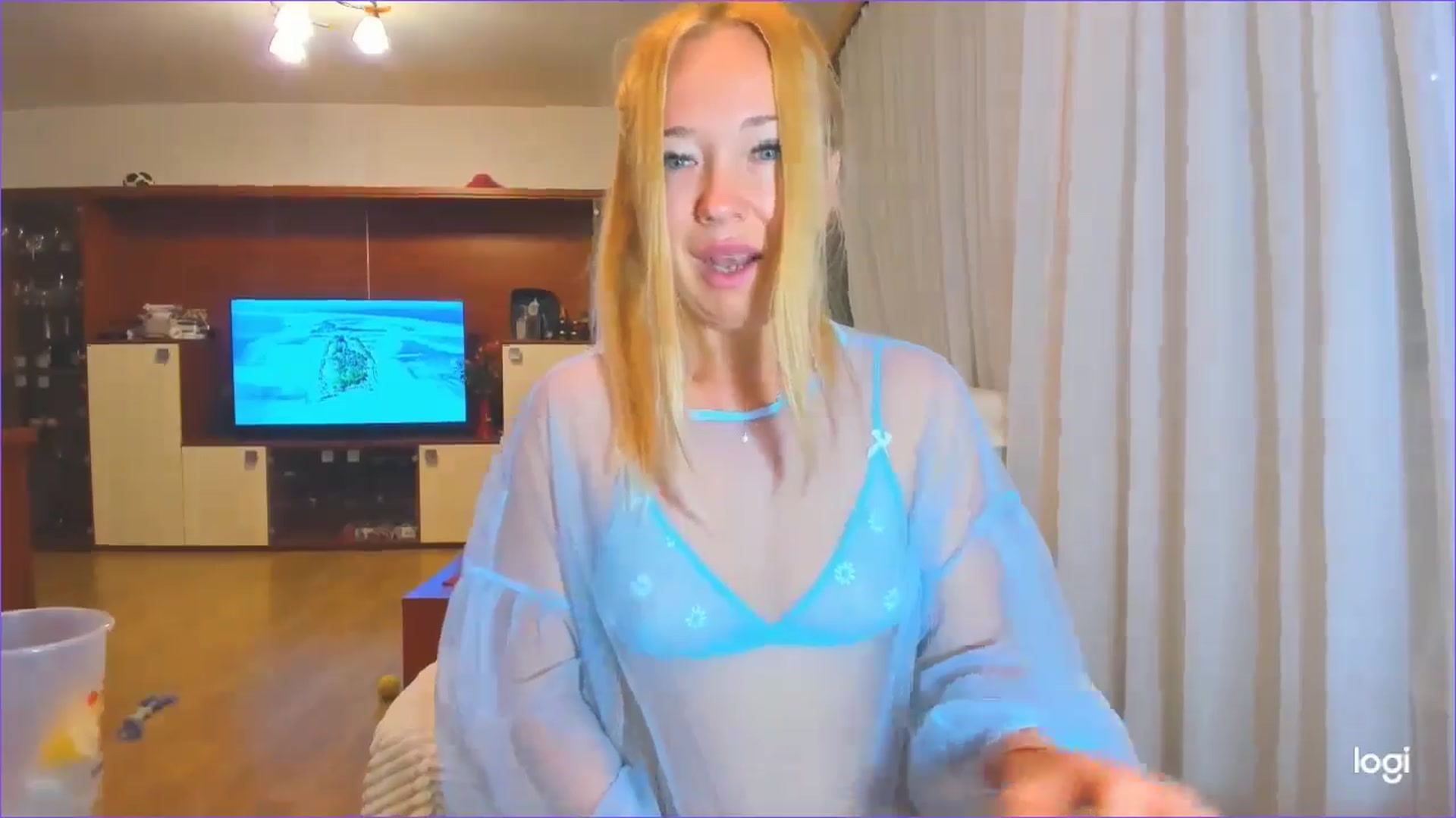 Gallery image thumbnail from FlamingoDream's myfreecams stream on, 08/15/2024, 01:03 image 3 of 20