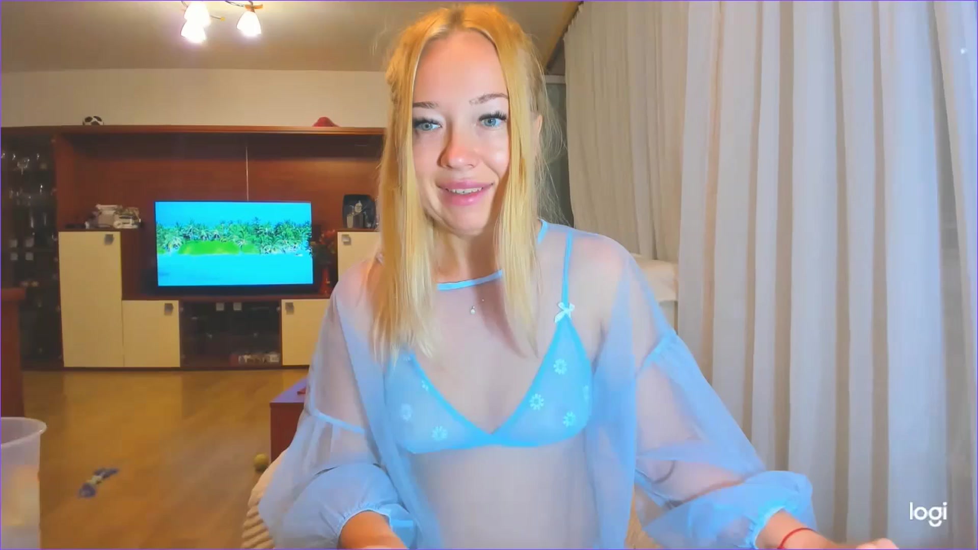Gallery image thumbnail from FlamingoDream's myfreecams stream on, 08/15/2024, 01:03 image 6 of 20