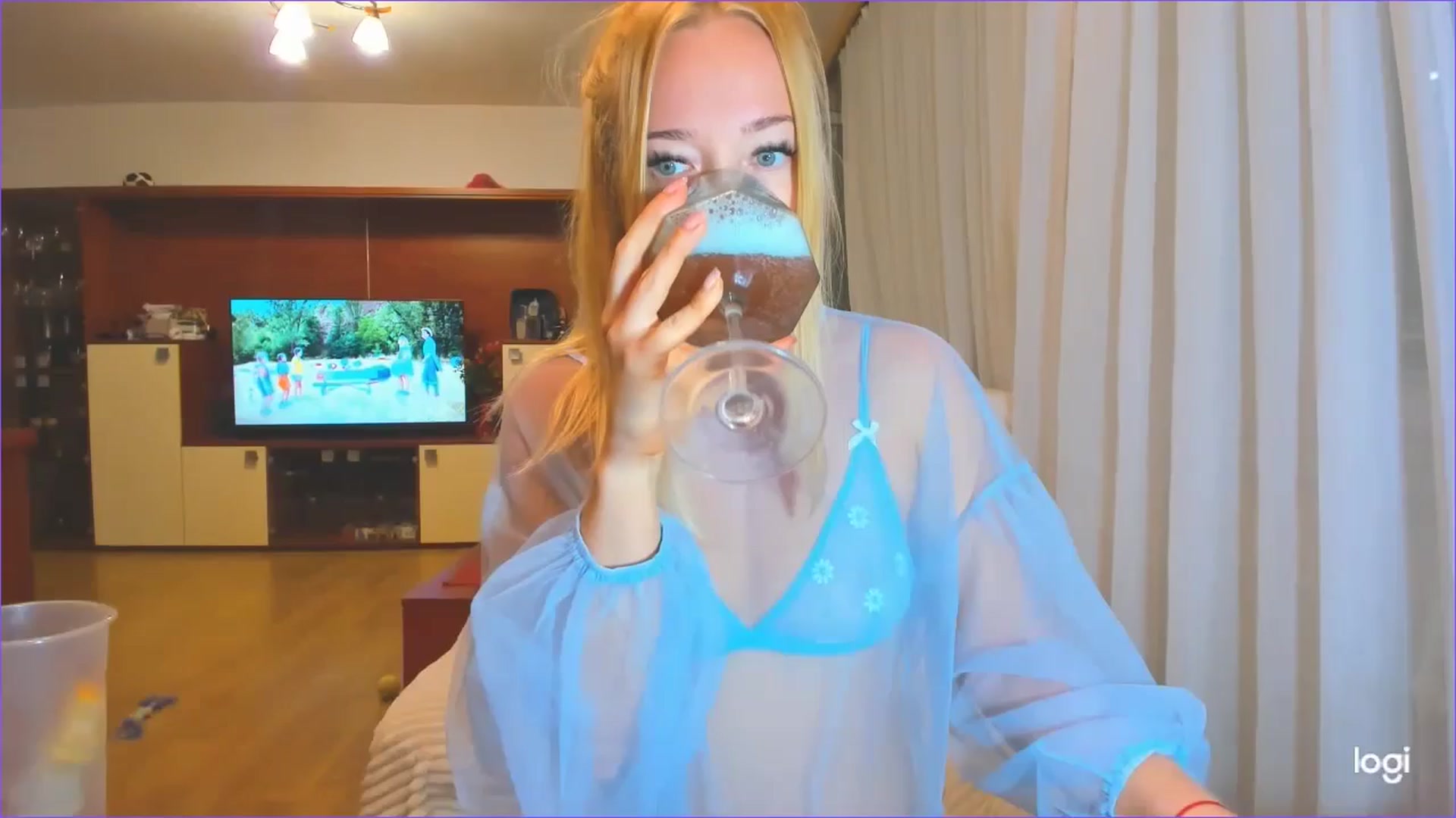 Gallery image thumbnail from FlamingoDream's myfreecams stream on, 08/15/2024, 01:03 image 11 of 20
