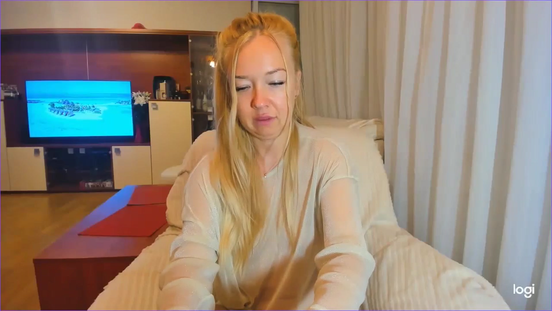 Gallery image thumbnail from FlamingoDream's myfreecams stream on, 08/20/2024, 03:10 image 13 of 20
