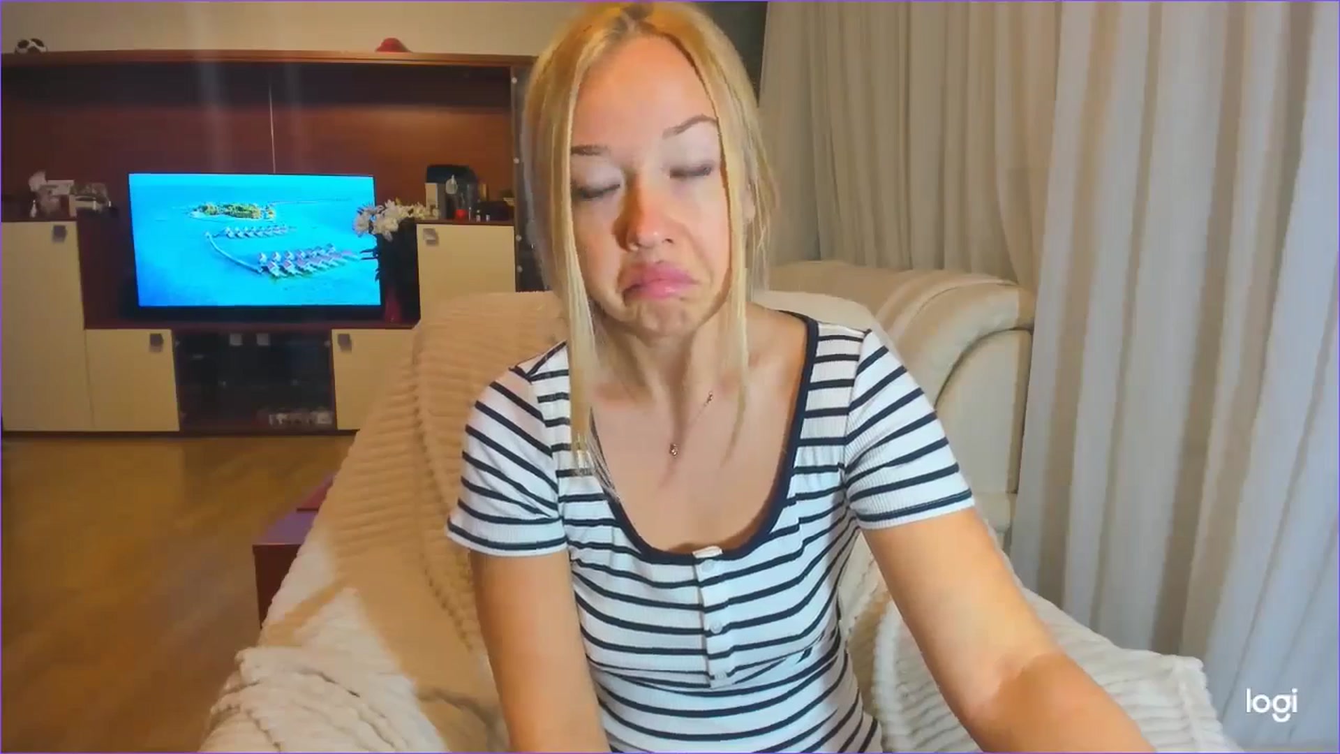 Gallery image thumbnail from FlamingoDream's myfreecams stream on, 08/21/2024, 03:10 image 19 of 20