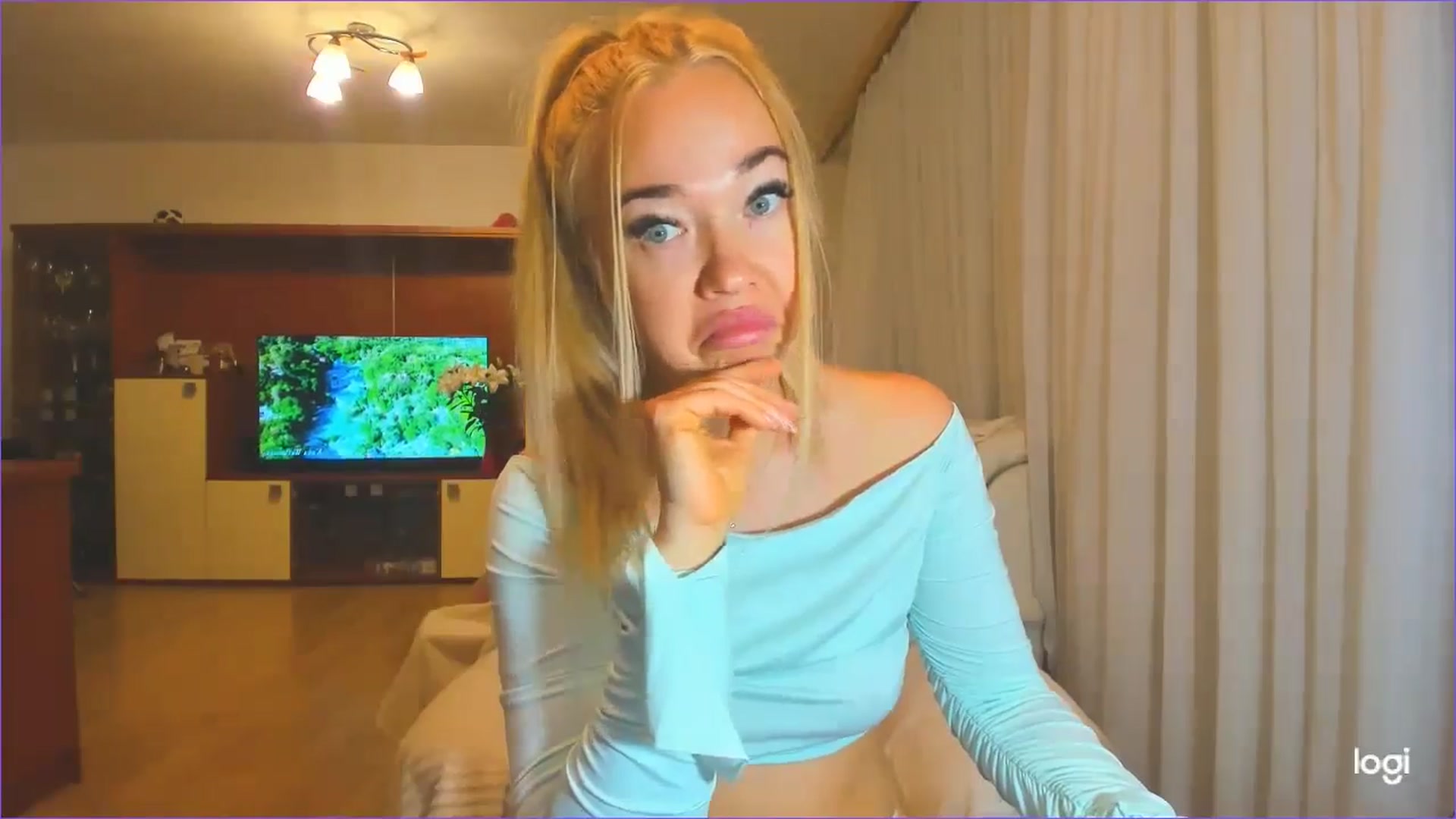 Gallery image thumbnail from FlamingoDream's myfreecams stream on, 08/22/2024, 01:59 image 17 of 20