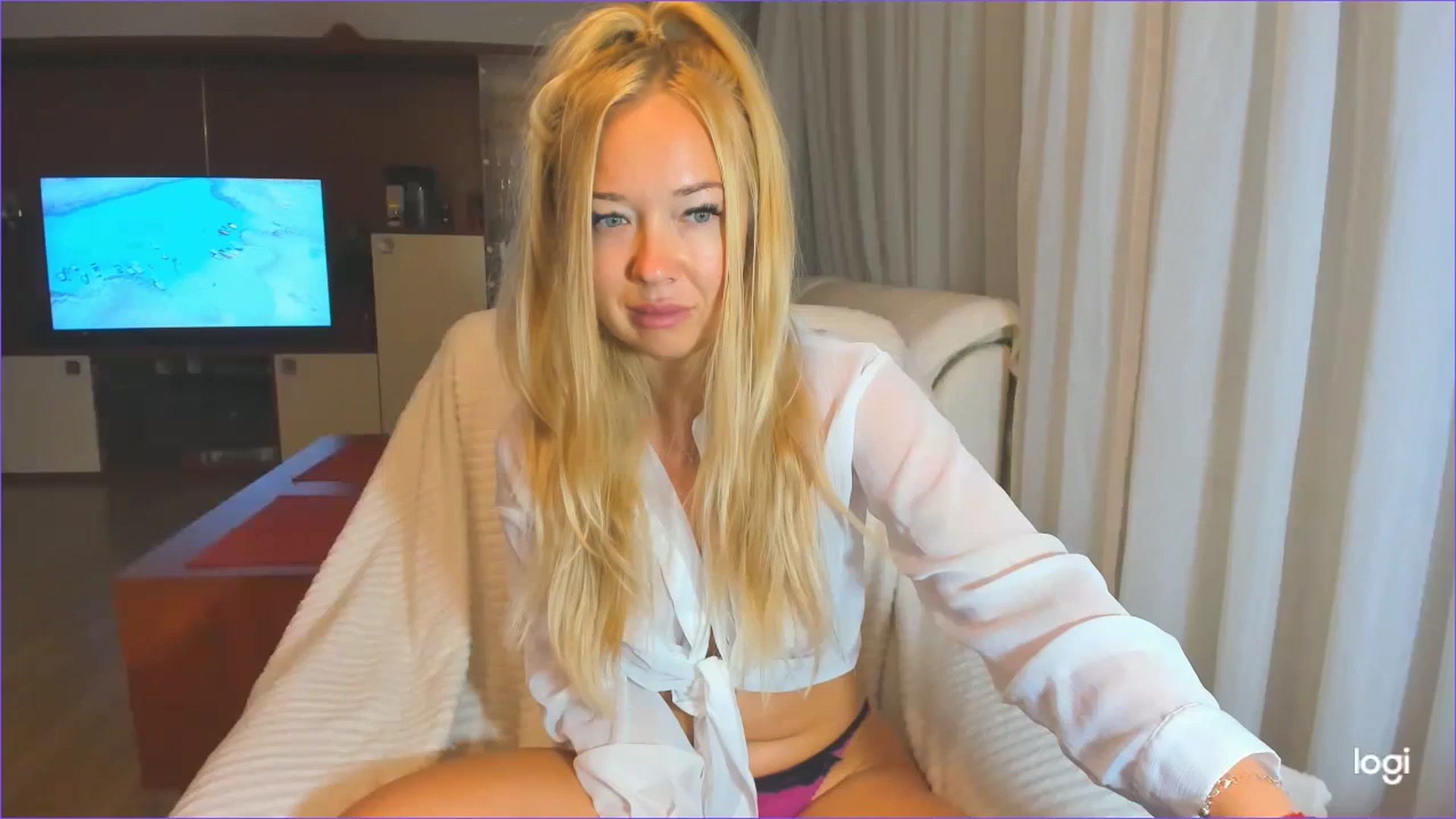 Gallery image thumbnail from FlamingoDream's myfreecams stream on, 09/04/2024, 03:27 image 3 of 20