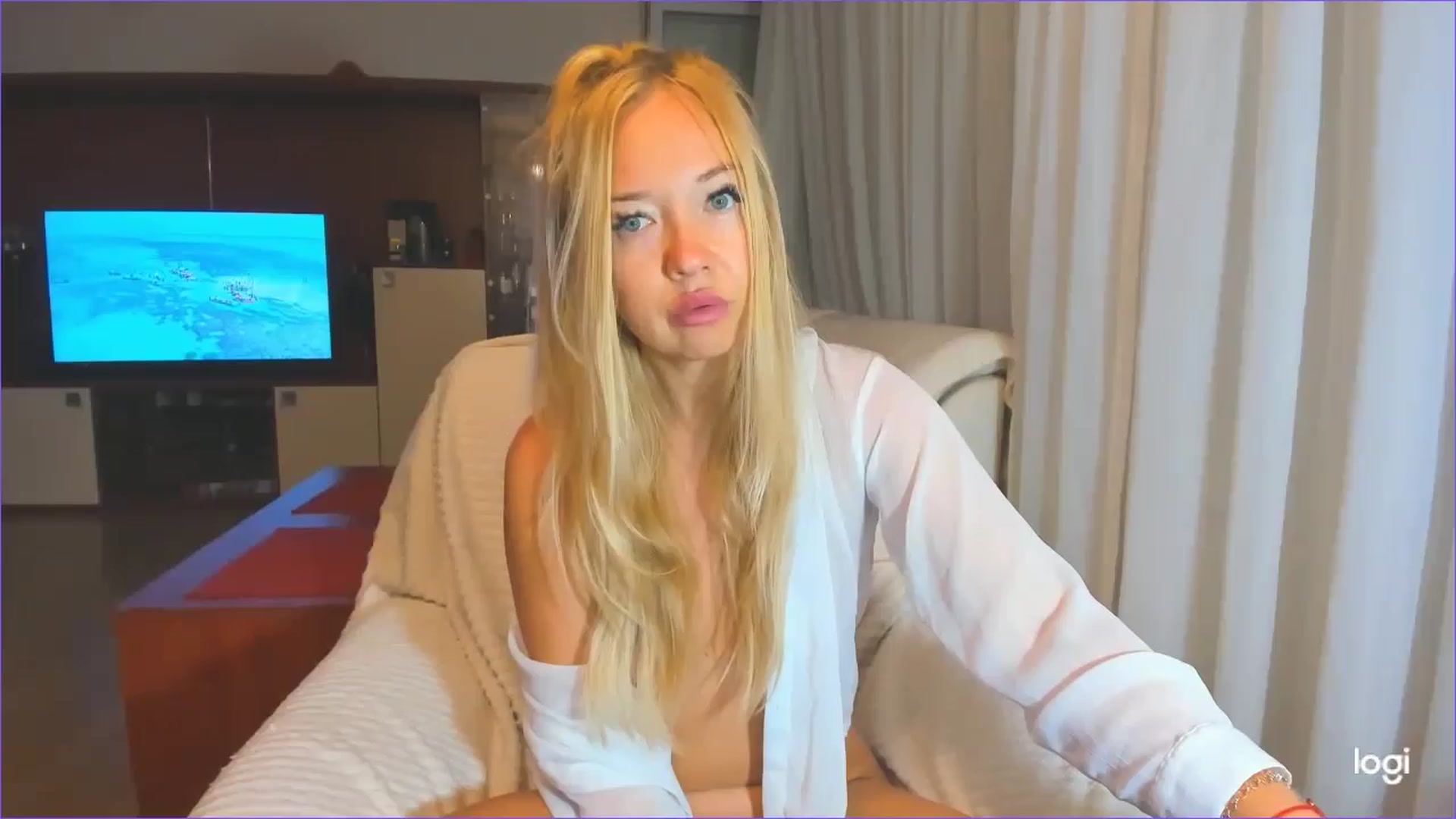 Gallery image thumbnail from FlamingoDream's myfreecams stream on, 09/04/2024, 03:27 image 20 of 20