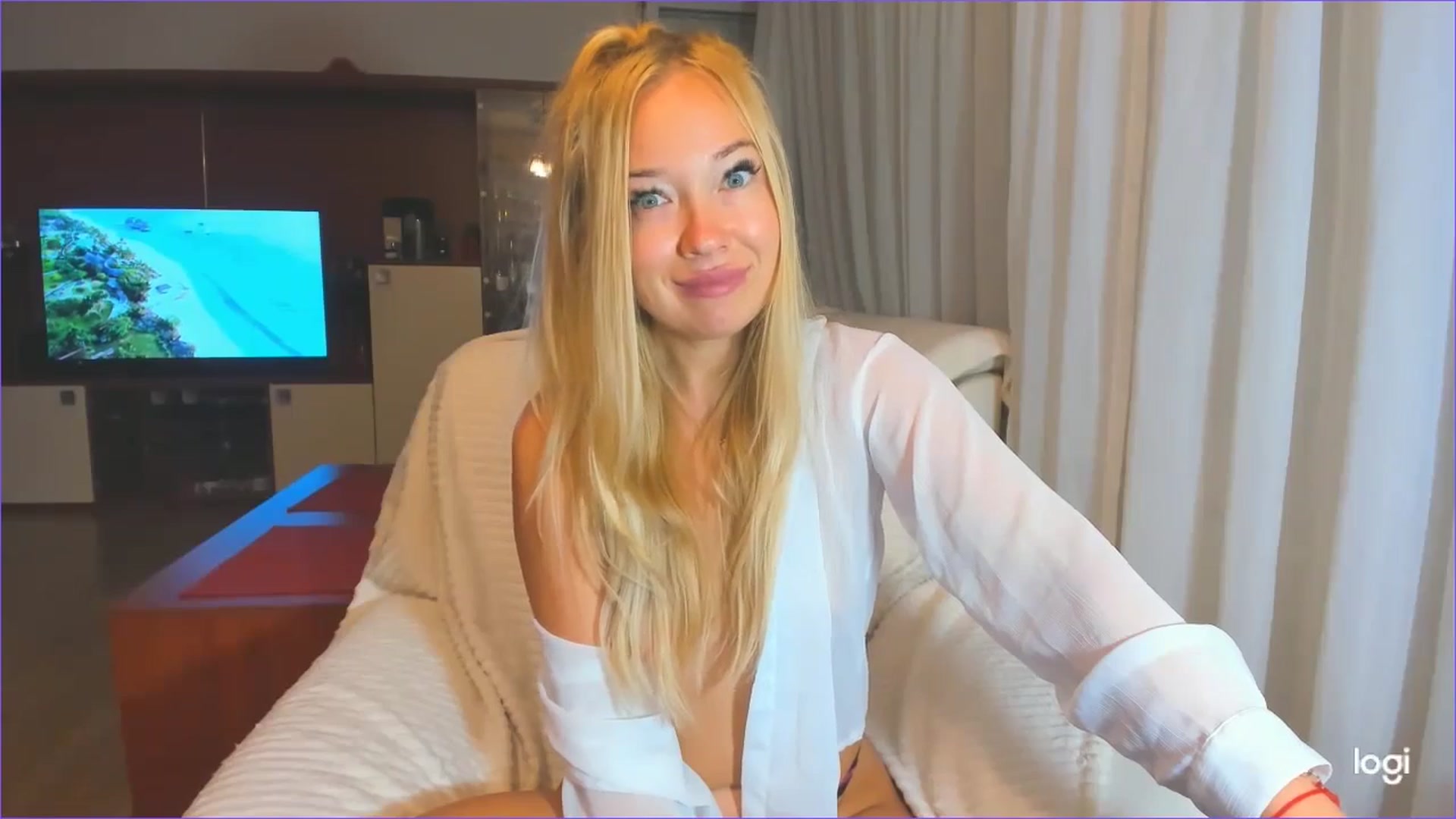 Gallery image thumbnail from FlamingoDream's myfreecams stream on, 09/04/2024, 03:27 image 18 of 20