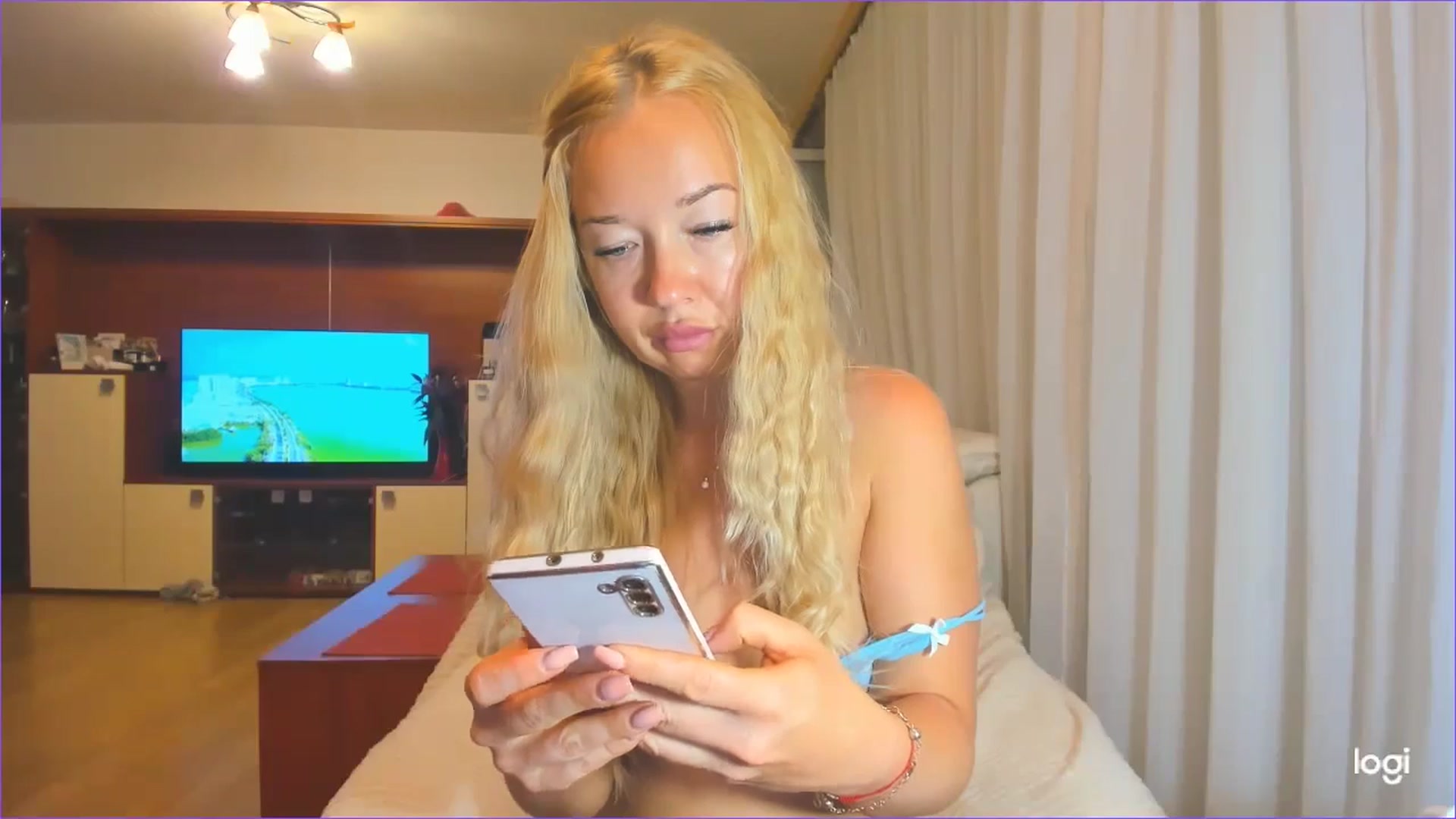 Gallery image thumbnail from FlamingoDream's myfreecams stream on, 09/05/2024, 03:33 image 5 of 20