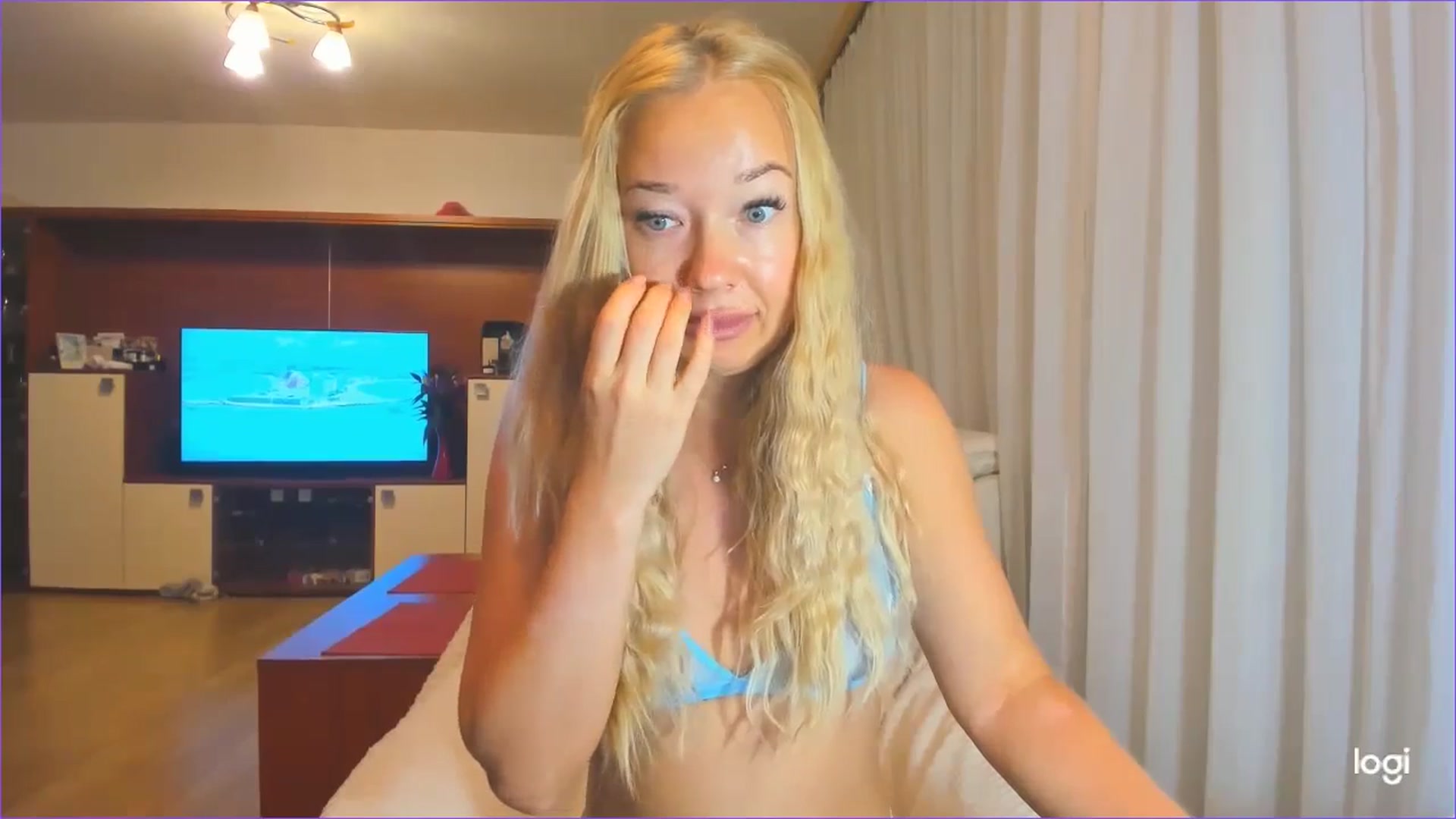 Gallery image thumbnail from FlamingoDream's myfreecams stream on, 09/05/2024, 03:33 image 3 of 20