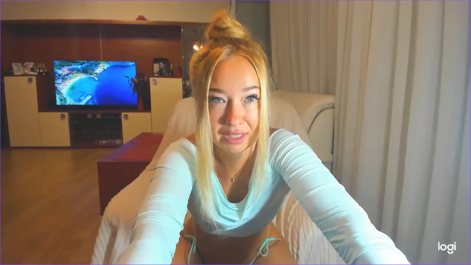 Gallery image thumbnail from FlamingoDream's myfreecams stream on, 09/06/2024, 01:08 image 6 of 20