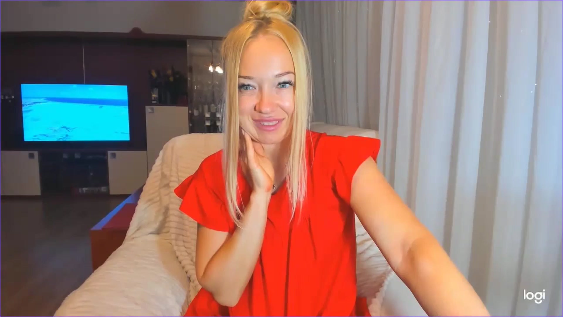 Gallery image thumbnail from FlamingoDream's myfreecams stream on, 09/07/2024, 03:25 image 18 of 20