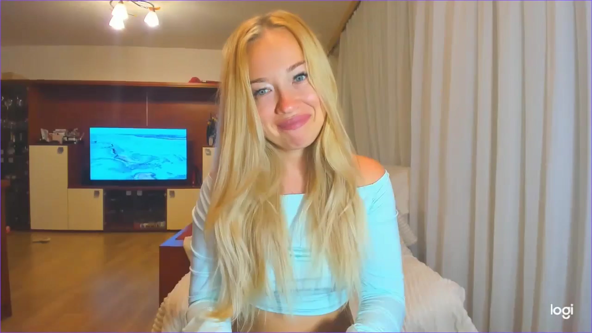 Gallery image thumbnail from FlamingoDream's myfreecams stream on, 09/11/2024, 01:23 image 15 of 20