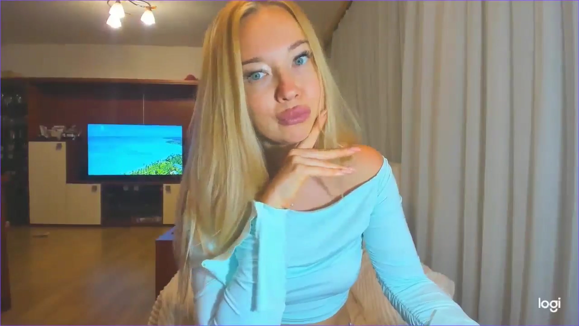 Gallery image thumbnail from FlamingoDream's myfreecams stream on, 09/11/2024, 01:23 image 13 of 20
