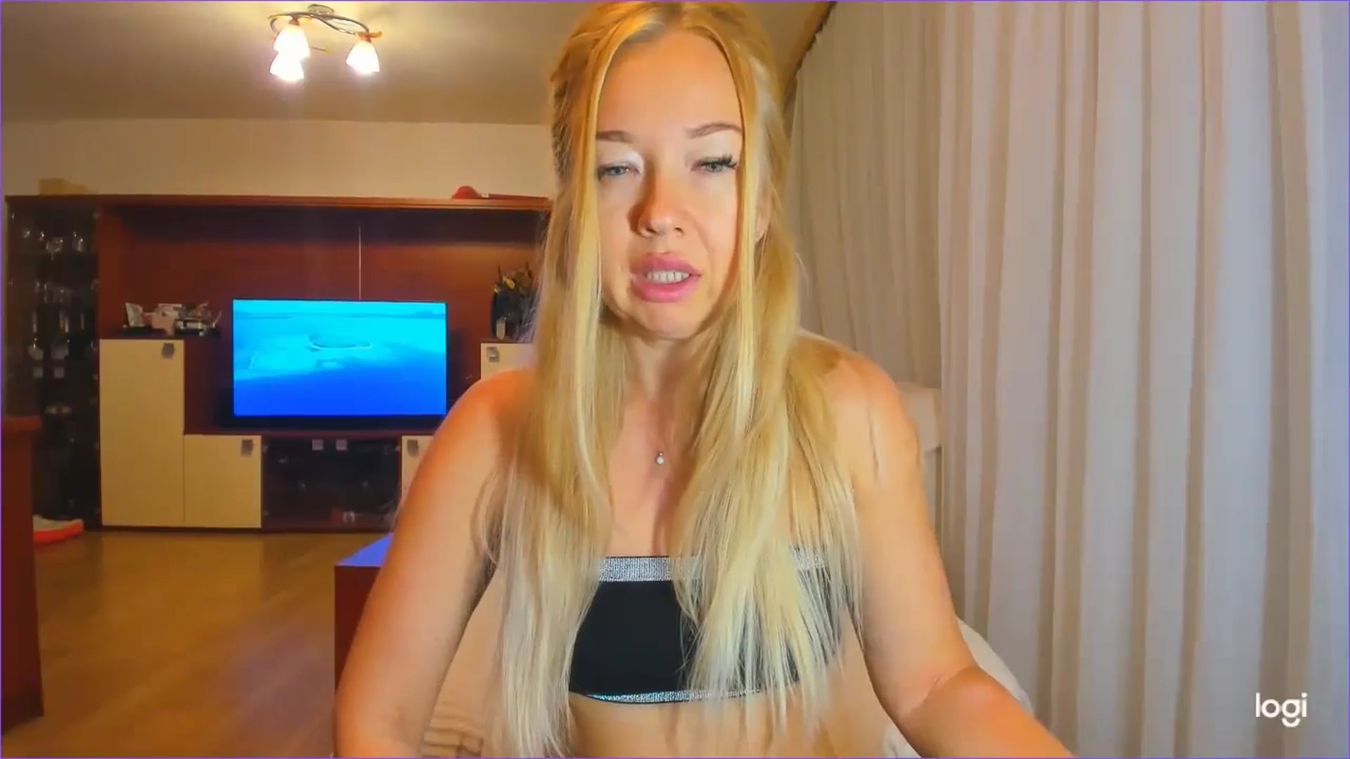 Gallery image thumbnail from FlamingoDream's myfreecams stream on, 09/11/2024, 23:08 image 9 of 20