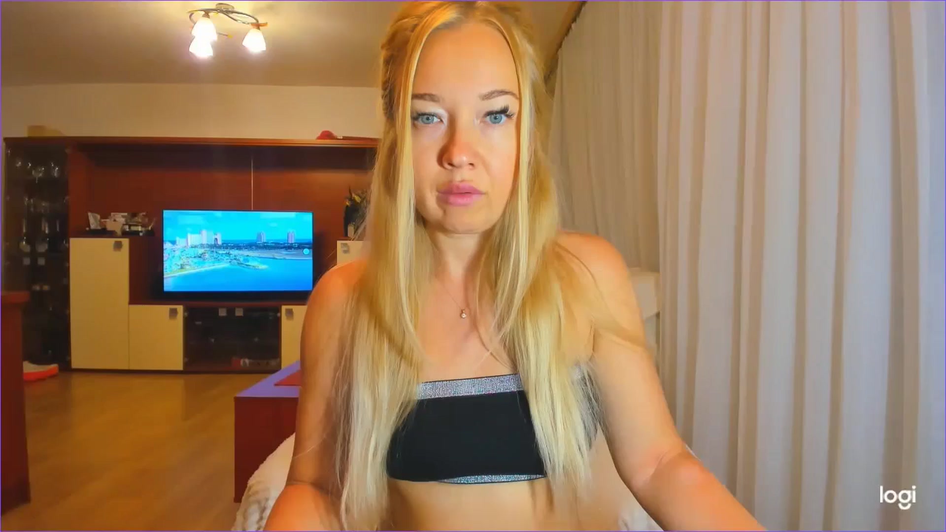 Gallery image thumbnail from FlamingoDream's myfreecams stream on, 09/11/2024, 23:08 image 6 of 20