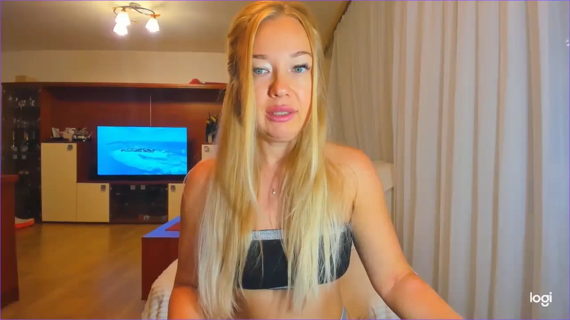 Gallery image thumbnail from FlamingoDream's myfreecams stream on, 09/11/2024, 23:08 image 17 of 20