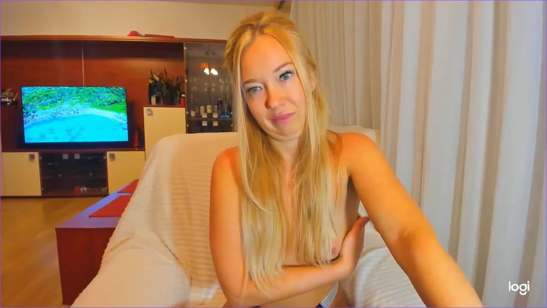 Gallery image thumbnail from FlamingoDream's myfreecams stream on, 09/12/2024, 02:07 image 8 of 20