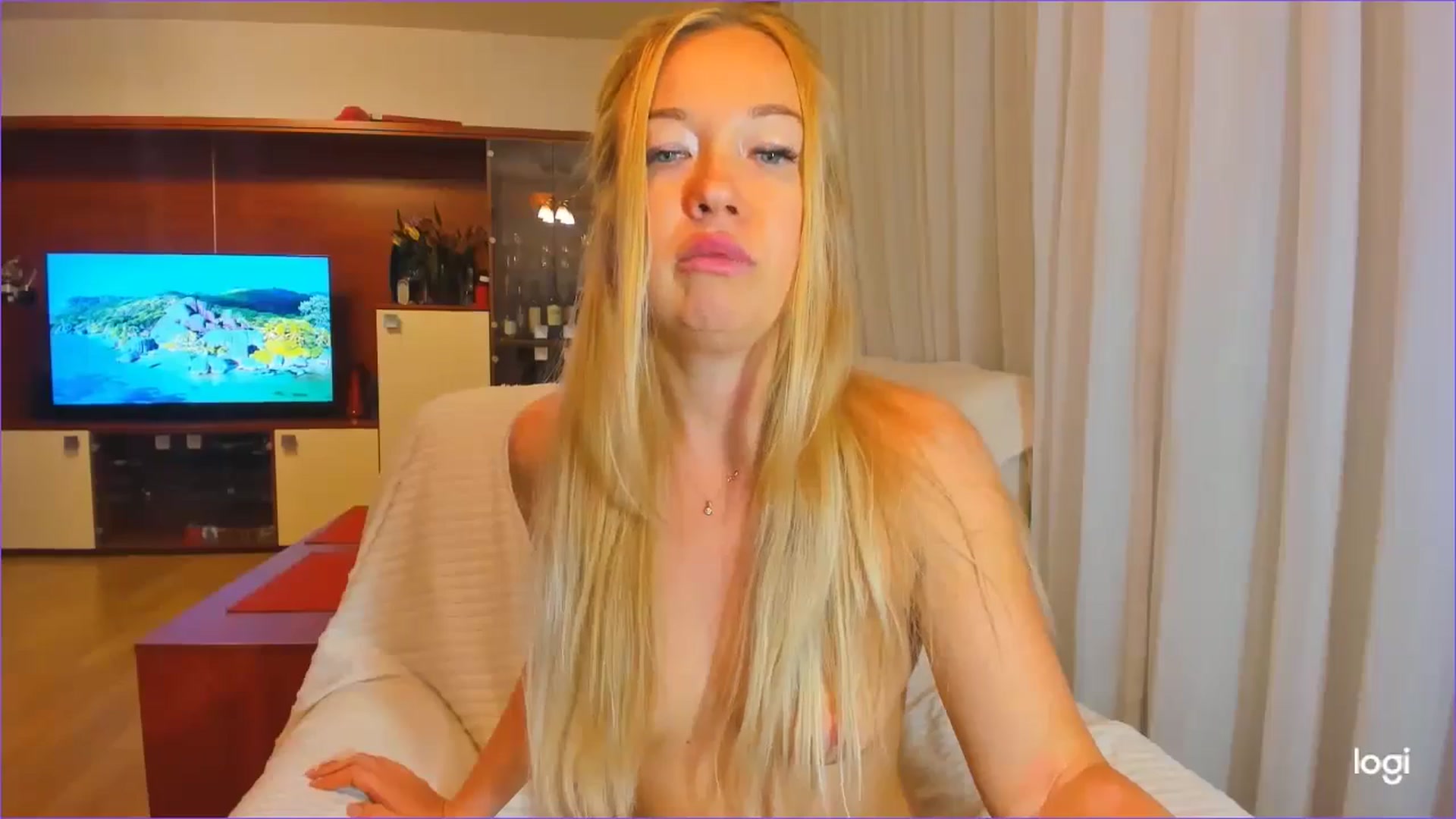 Gallery image thumbnail from FlamingoDream's myfreecams stream on, 09/12/2024, 02:07 image 19 of 20