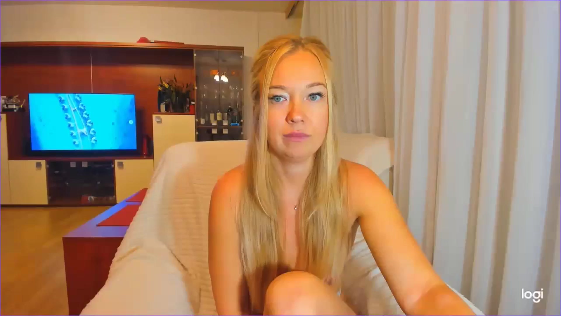 Gallery image thumbnail from FlamingoDream's myfreecams stream on, 09/12/2024, 02:07 image 5 of 20
