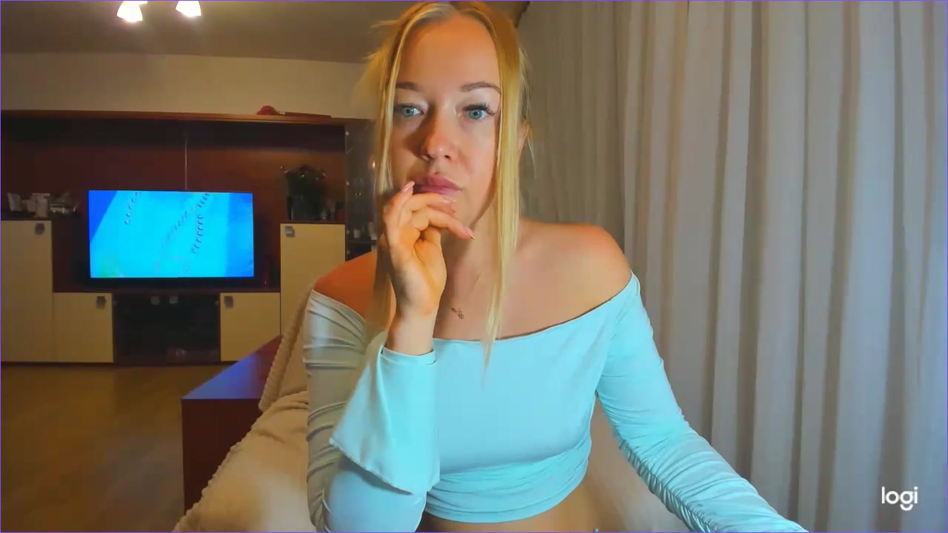 Gallery image thumbnail from FlamingoDream's myfreecams stream on, 09/13/2024, 24:04 image 15 of 20