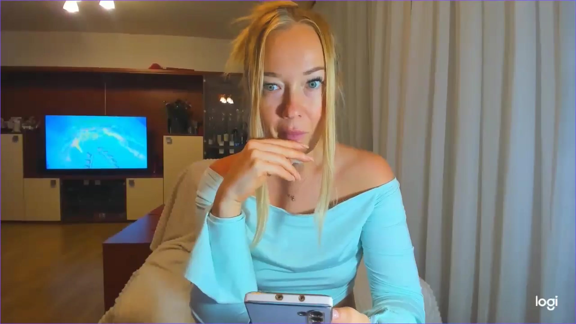 Gallery image thumbnail from FlamingoDream's myfreecams stream on, 09/13/2024, 24:04 image 11 of 20