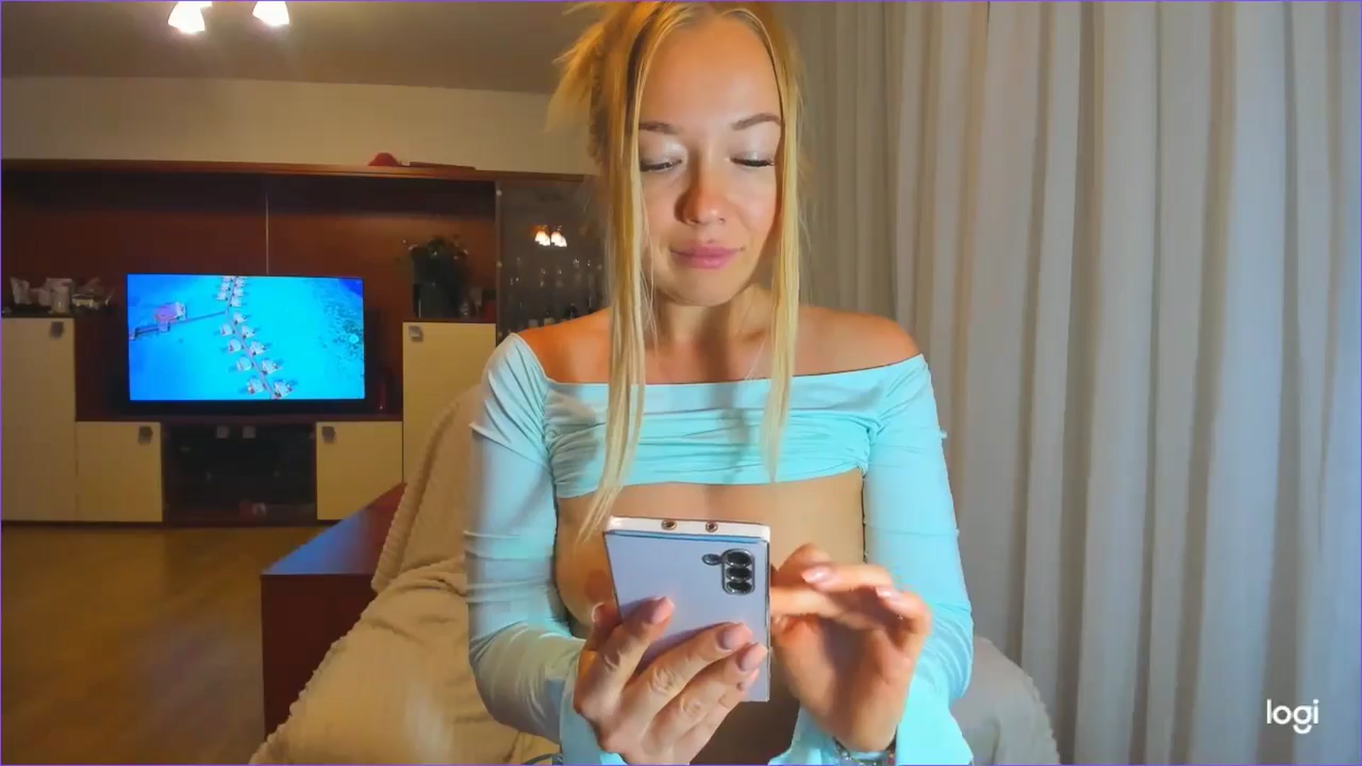 Gallery image thumbnail from FlamingoDream's myfreecams stream on, 09/13/2024, 24:19 image 7 of 20