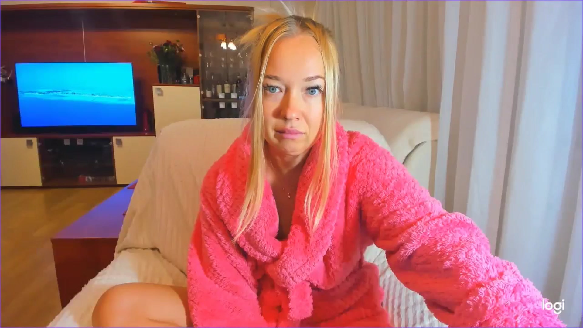 Gallery image thumbnail from FlamingoDream's myfreecams stream on, 09/13/2024, 02:13 image 13 of 20