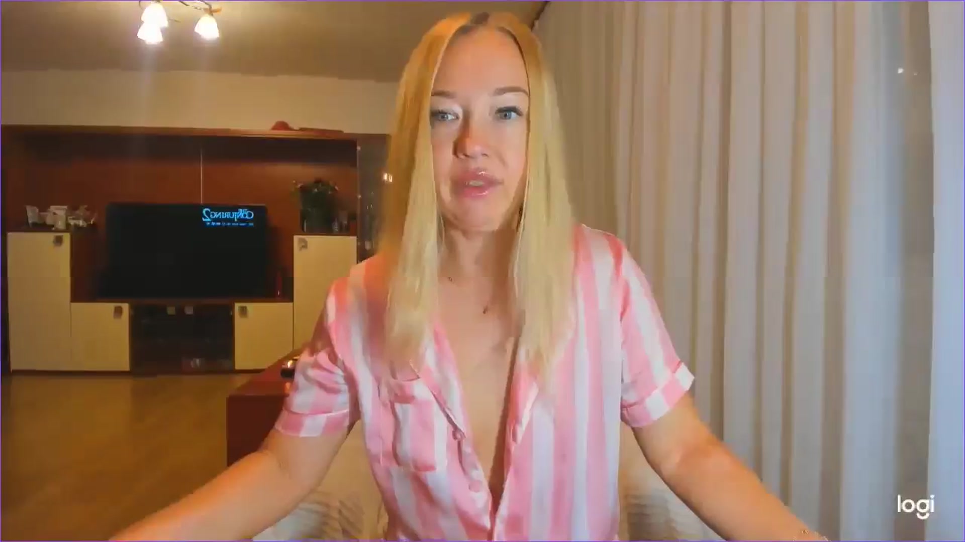 Gallery image thumbnail from FlamingoDream's myfreecams stream on, 09/14/2024, 24:01 image 17 of 20