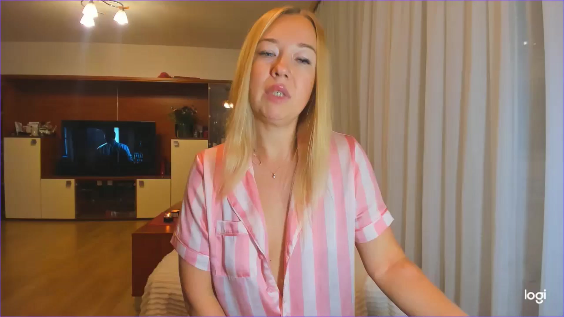 Gallery image thumbnail from FlamingoDream's myfreecams stream on, 09/14/2024, 24:01 image 3 of 20