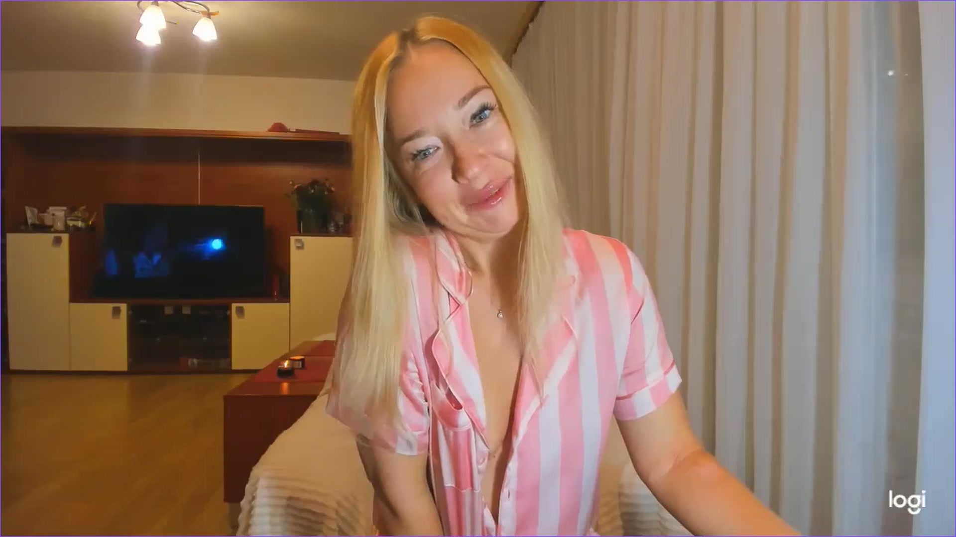 Gallery image thumbnail from FlamingoDream's myfreecams stream on, 09/14/2024, 24:01 image 6 of 20