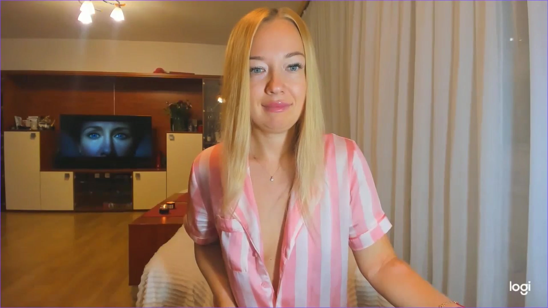 Gallery image thumbnail from FlamingoDream's myfreecams stream on, 09/14/2024, 24:01 image 18 of 20