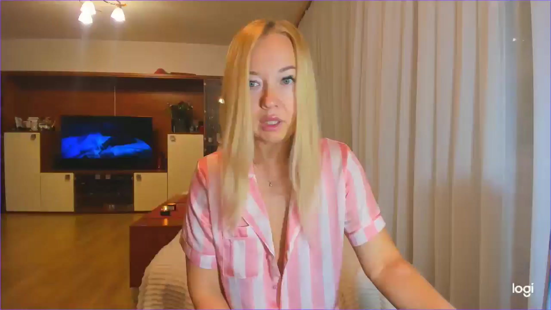 Gallery image thumbnail from FlamingoDream's myfreecams stream on, 09/14/2024, 24:41 image 6 of 20