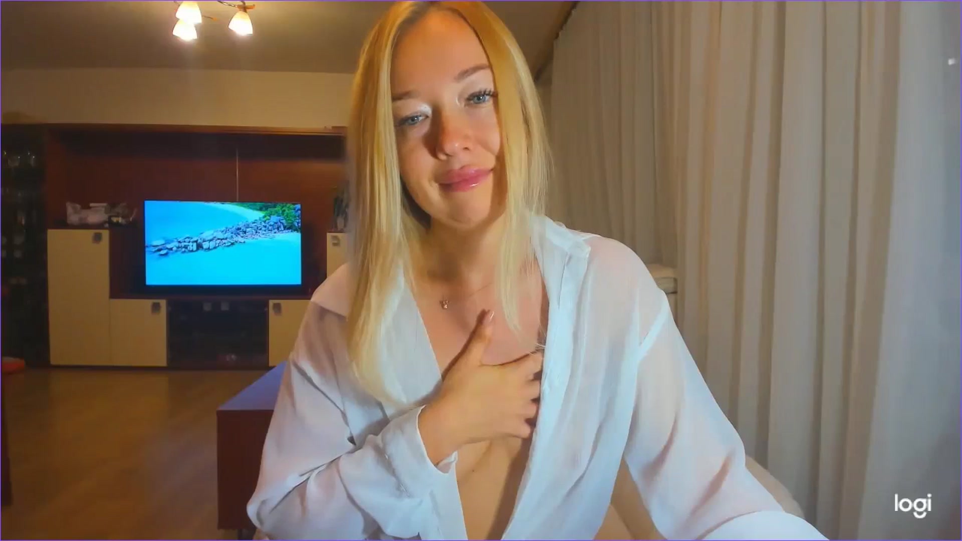 Gallery image thumbnail from FlamingoDream's myfreecams stream on, 09/19/2024, 02:03 image 7 of 20